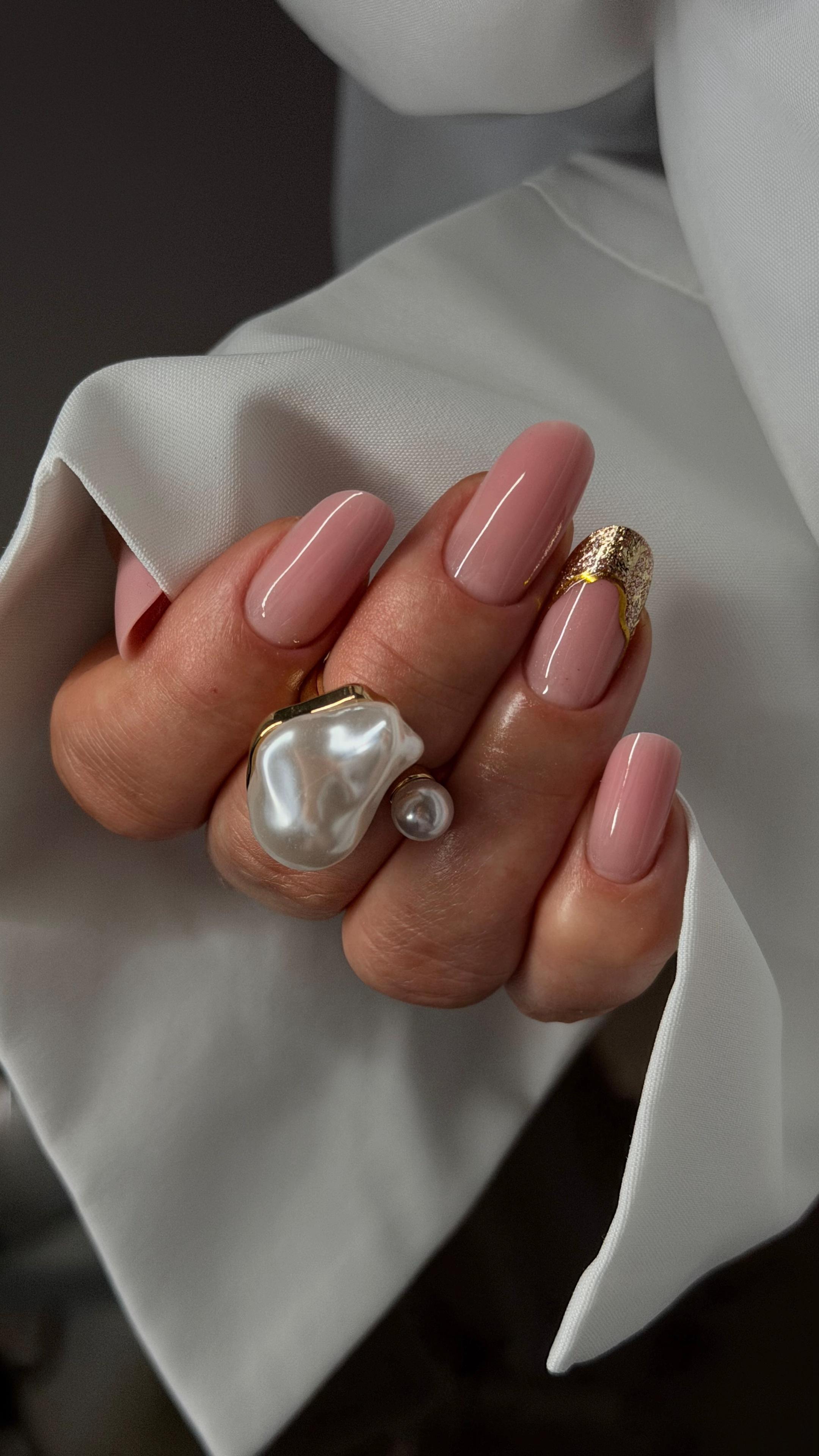 @Lavinia Marin Nails Trainer