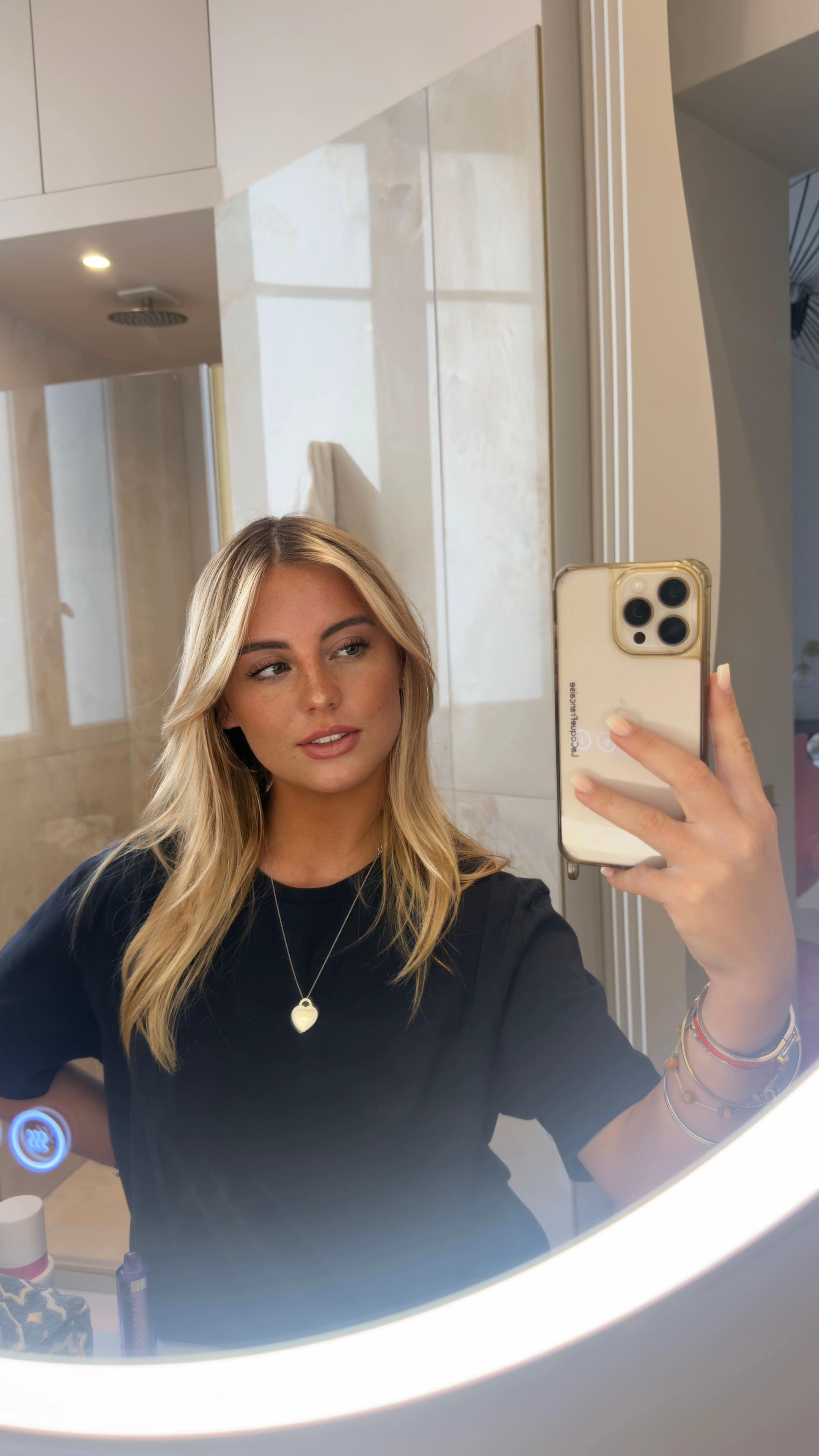 @Carla-Marie