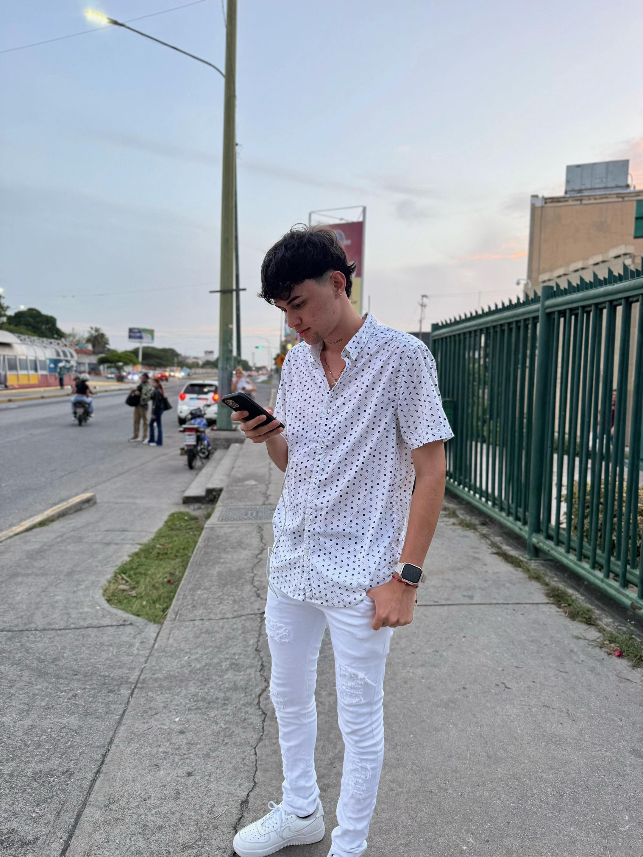 @Alessandro 🪐.