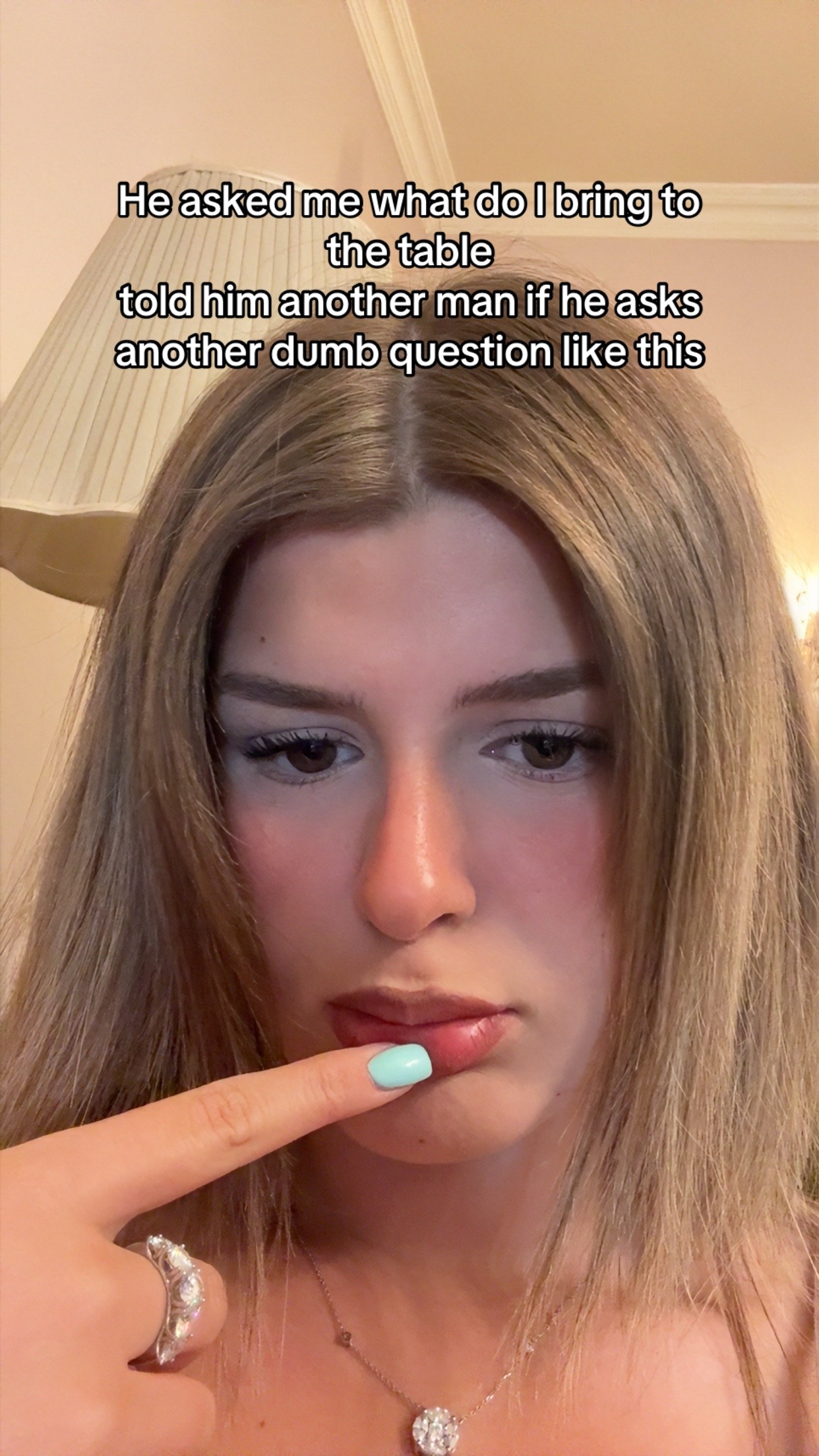 @🧜🏼♀️