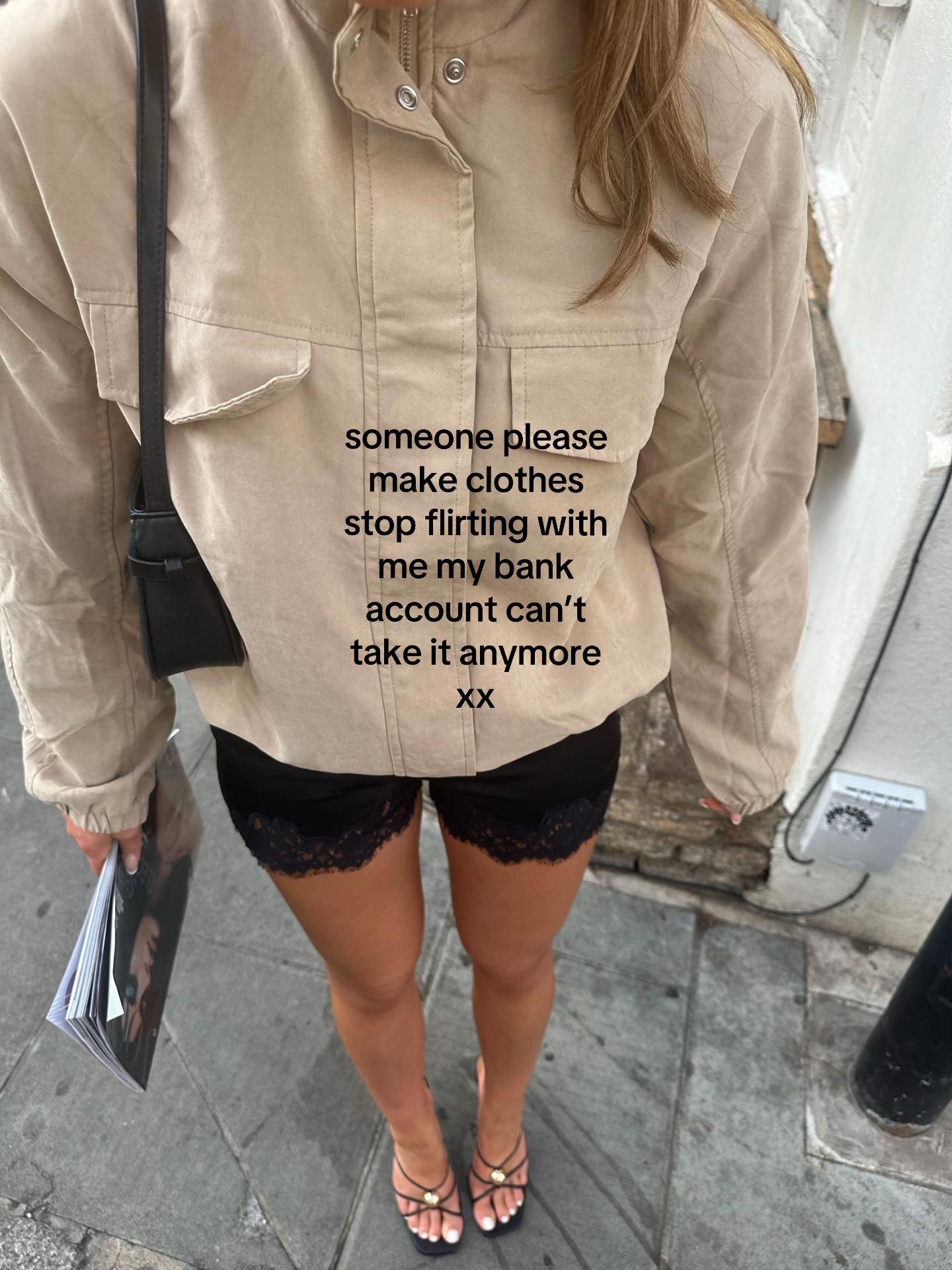 @Elena Roussel