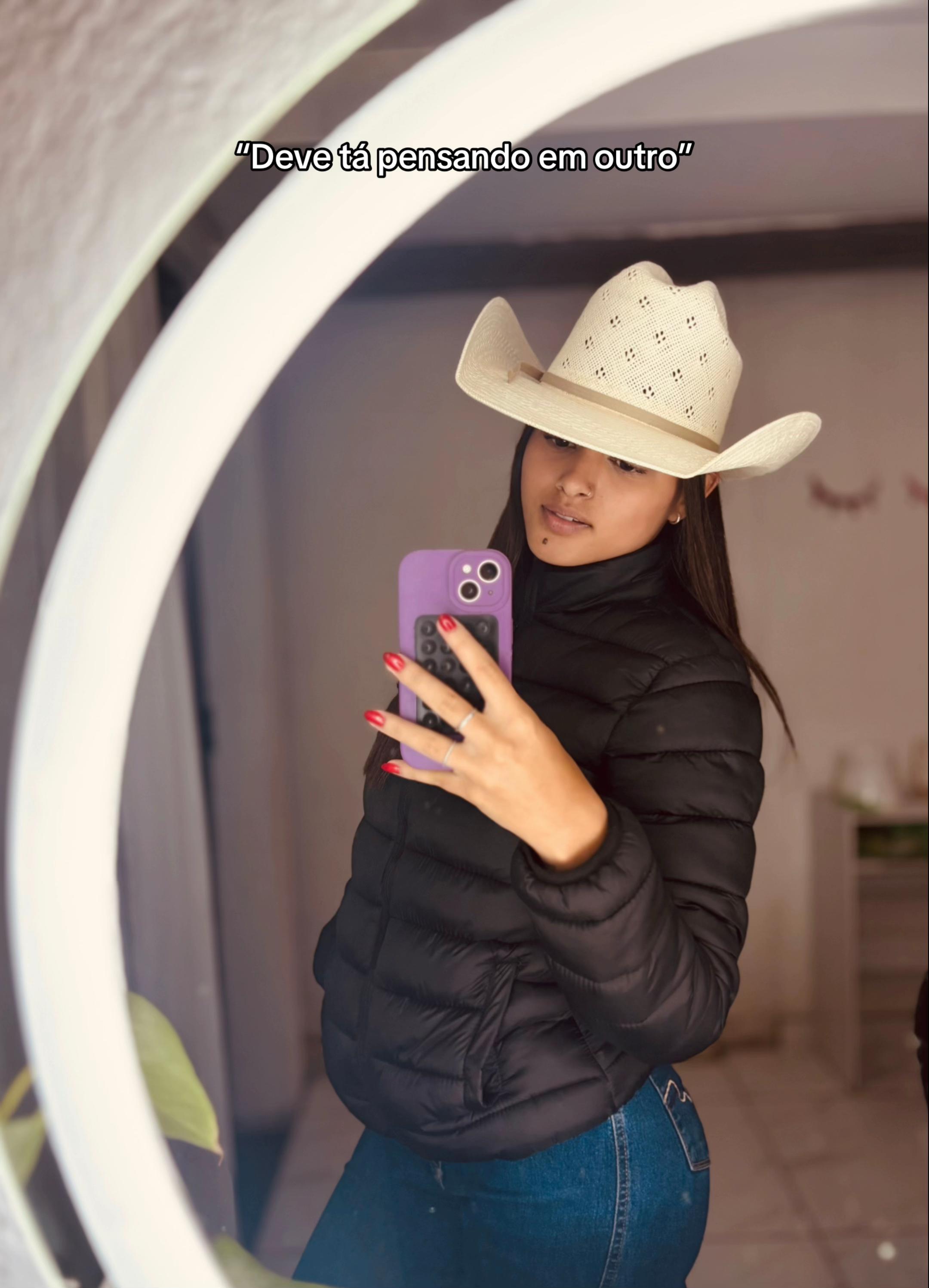 @Alice Ara&uacute;jo🪽
