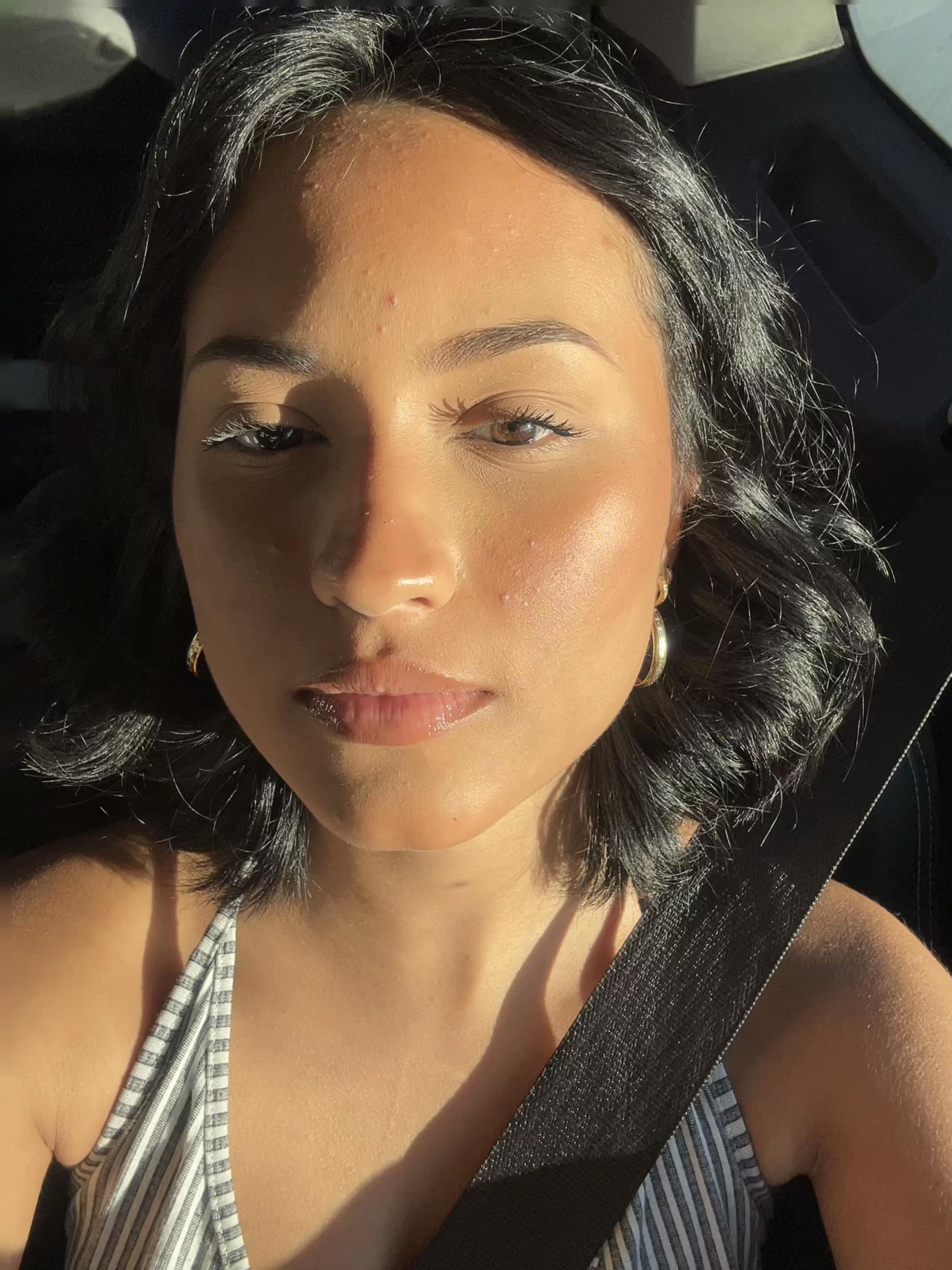 @LÍVIA