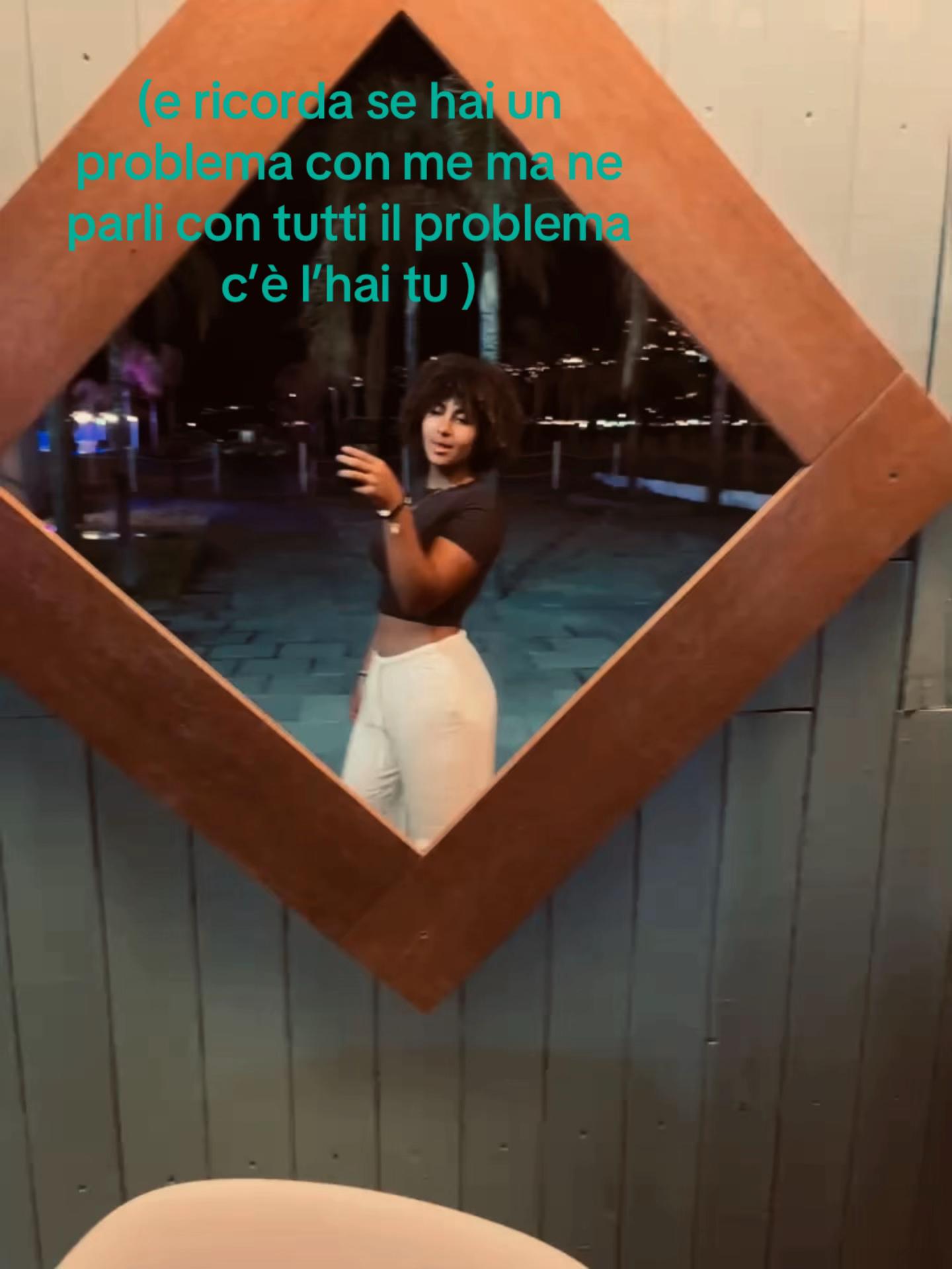 @roxane.duv