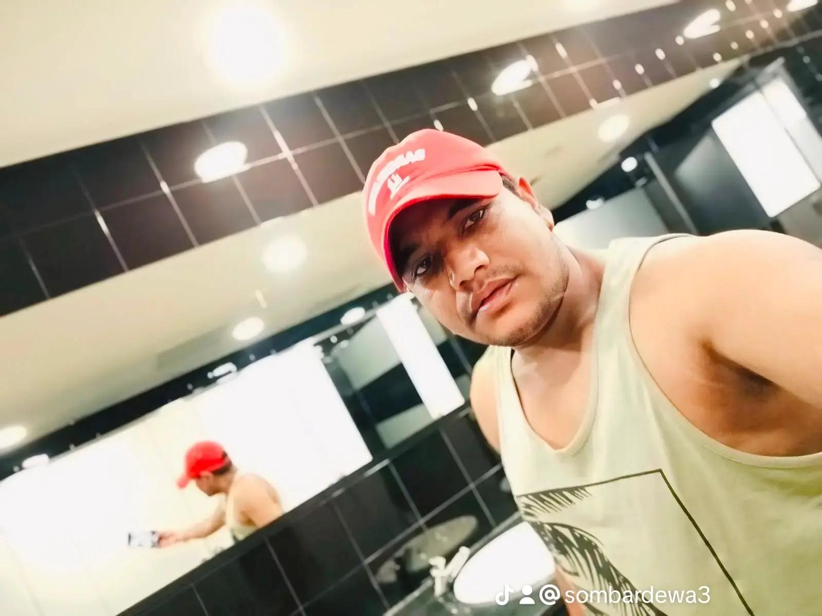 @sombardewa🇳🇵🇦🇪🇦🇩🇪🇦