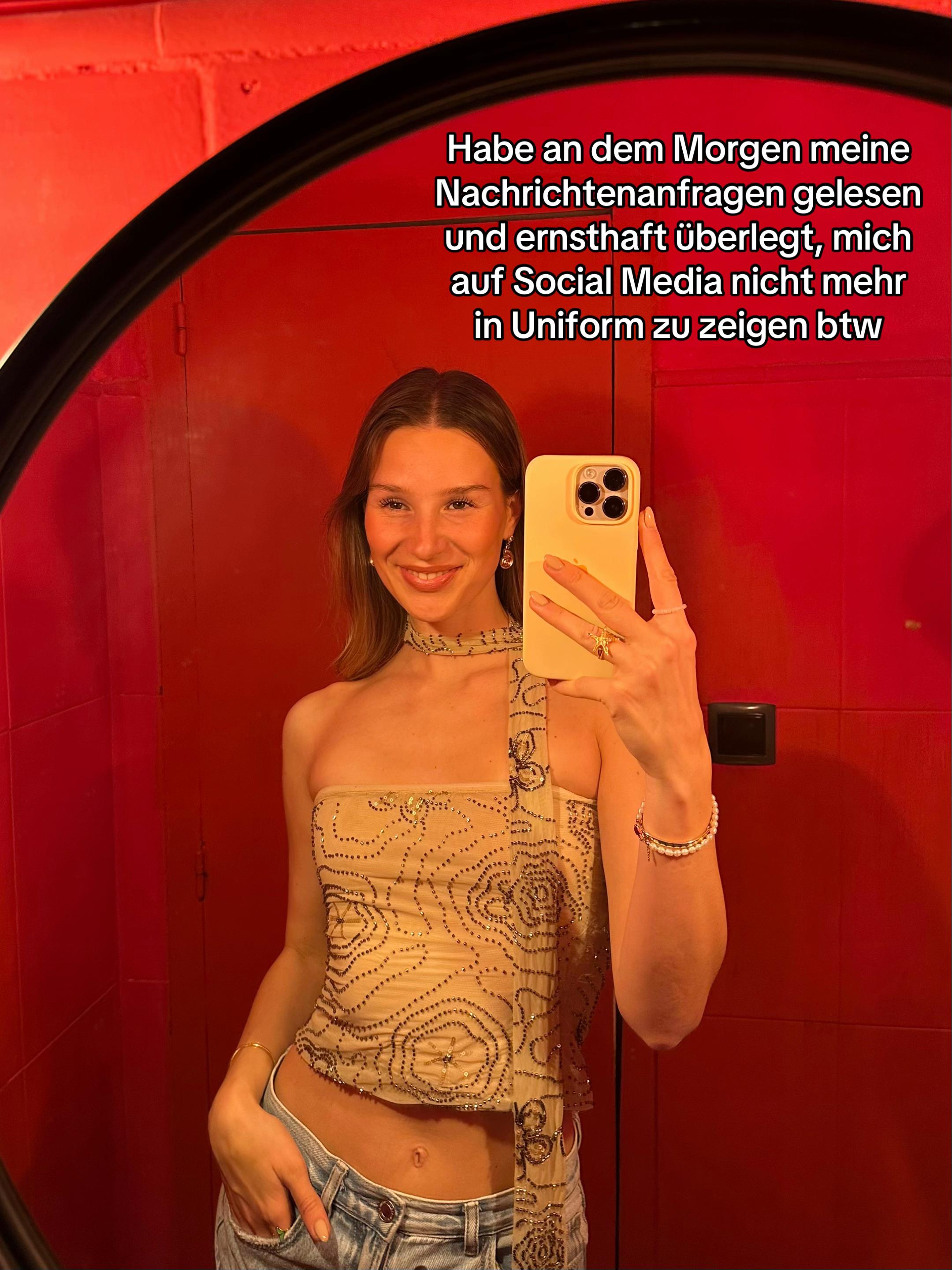 @Lilly | Flight Attendant 💌