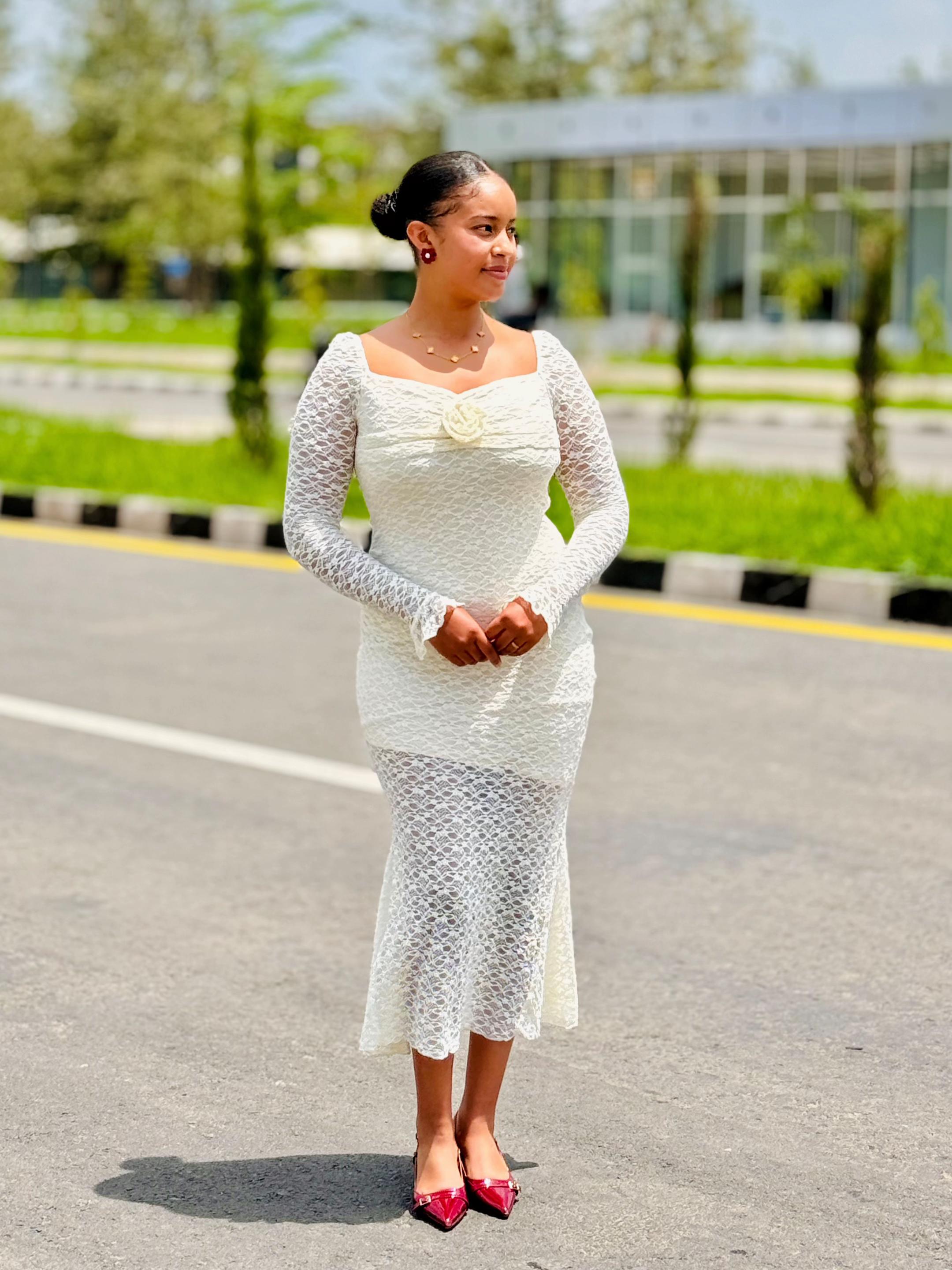 @Bella (እ-ኑ)