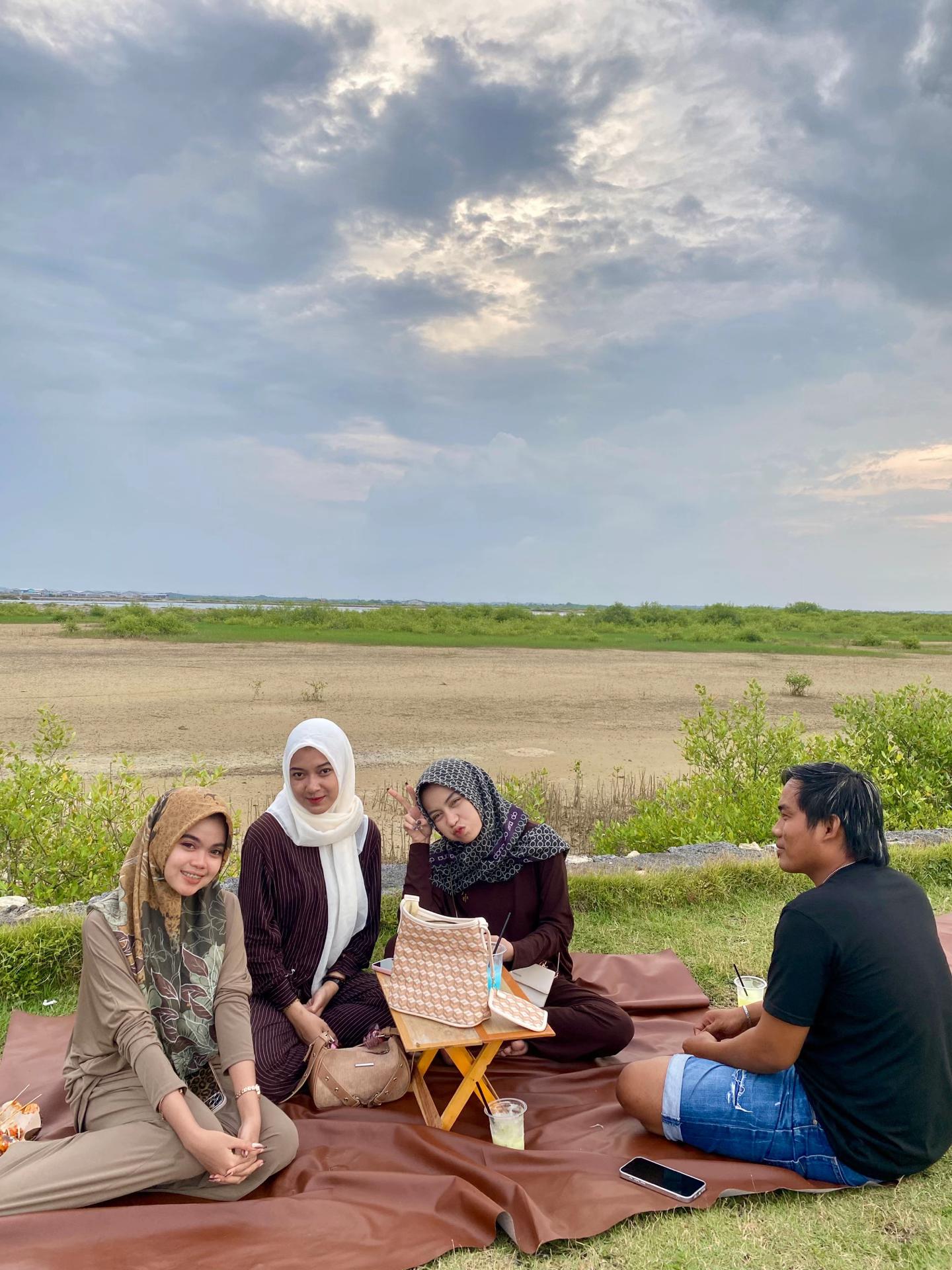 @Sunset Halodek