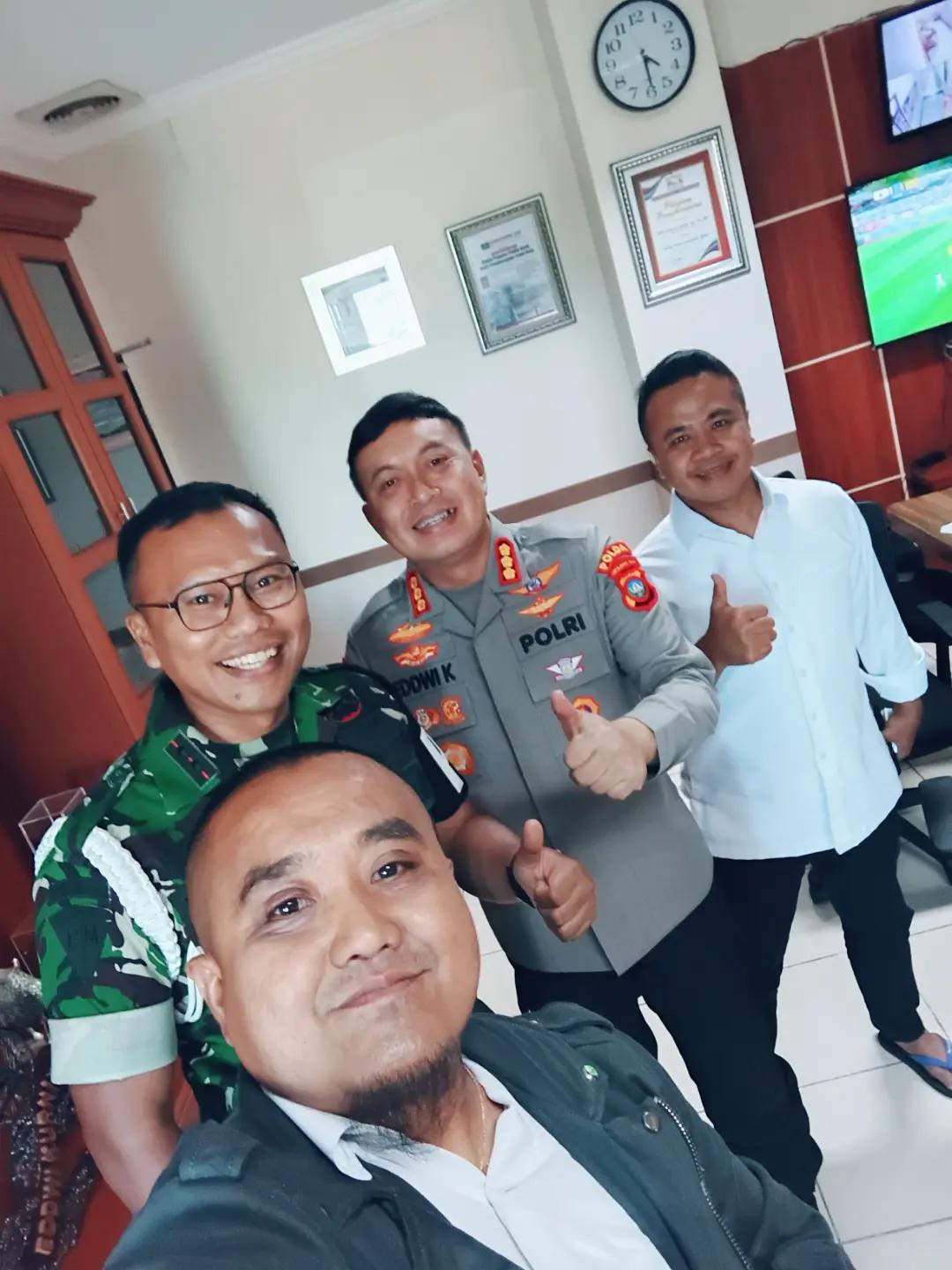 @Sanika Pratama 2000