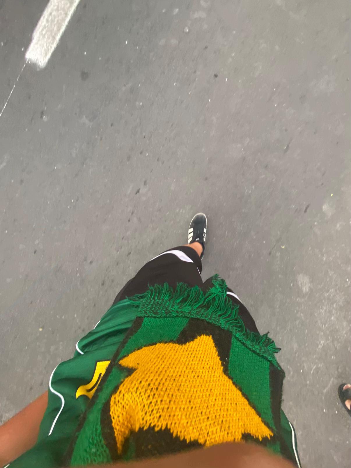 @🦅