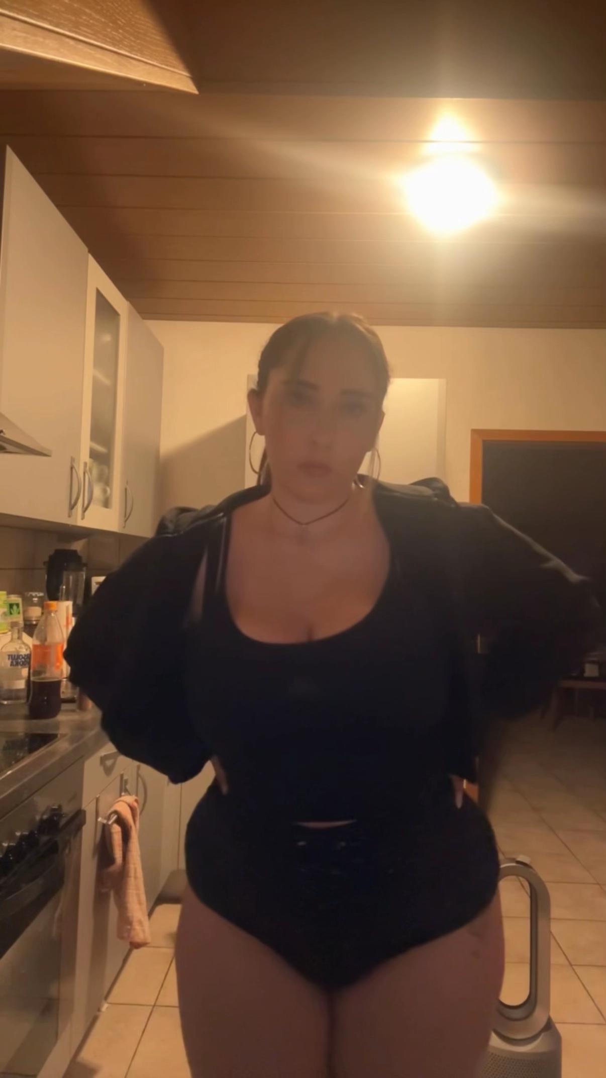 @𝑚𝑎𝑟𝑙𝑒𝑛𝑒