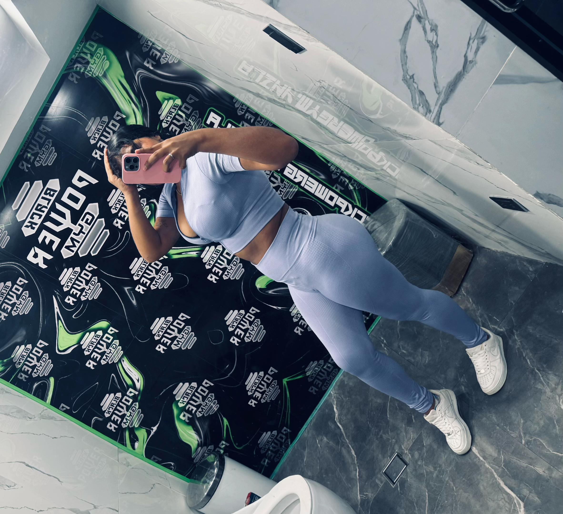 @𝐷.