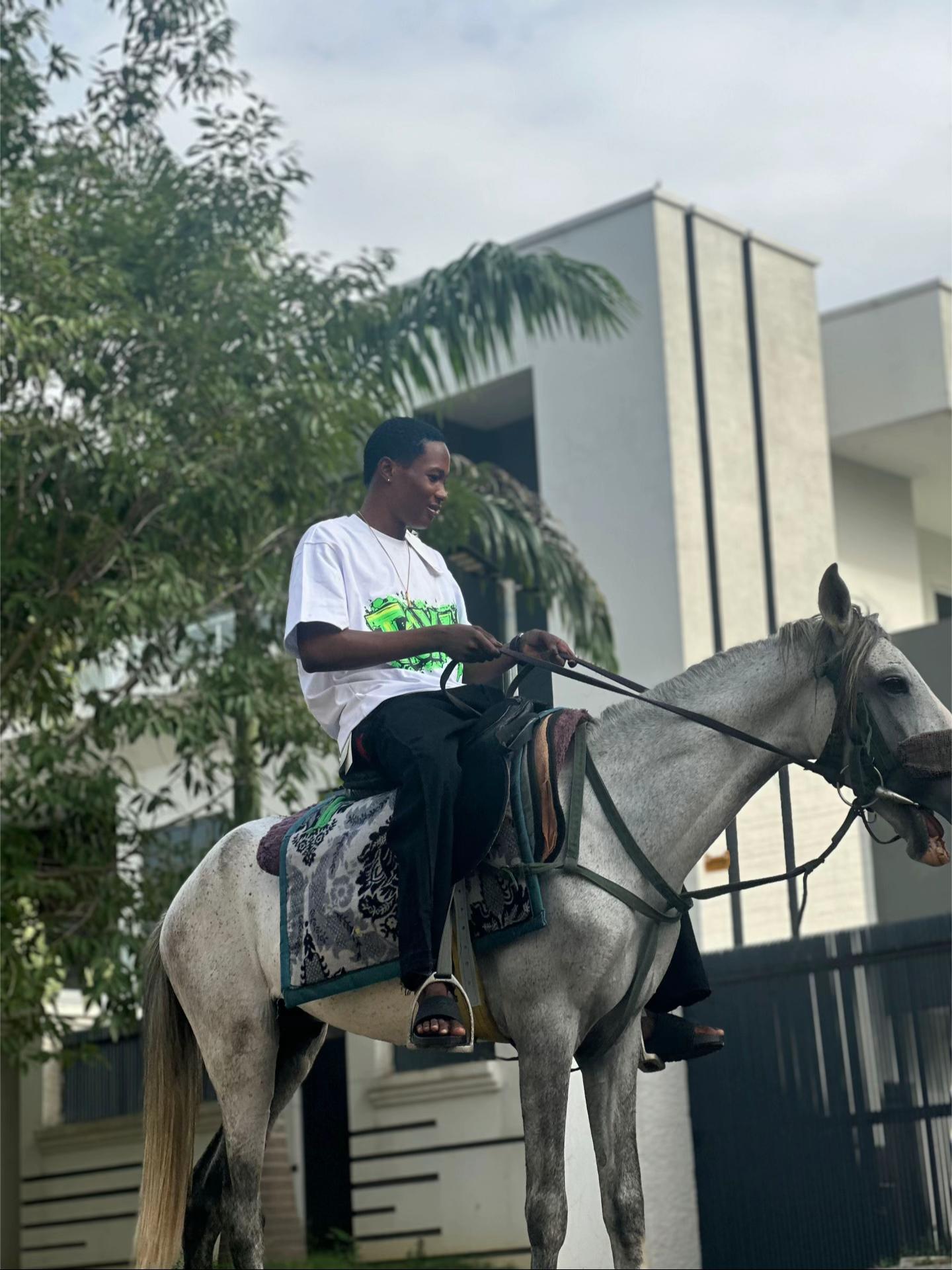 @𝔹𝐢𝐠 ℂ𝐞𝐥𝐞𝗯🚀🦅🔫