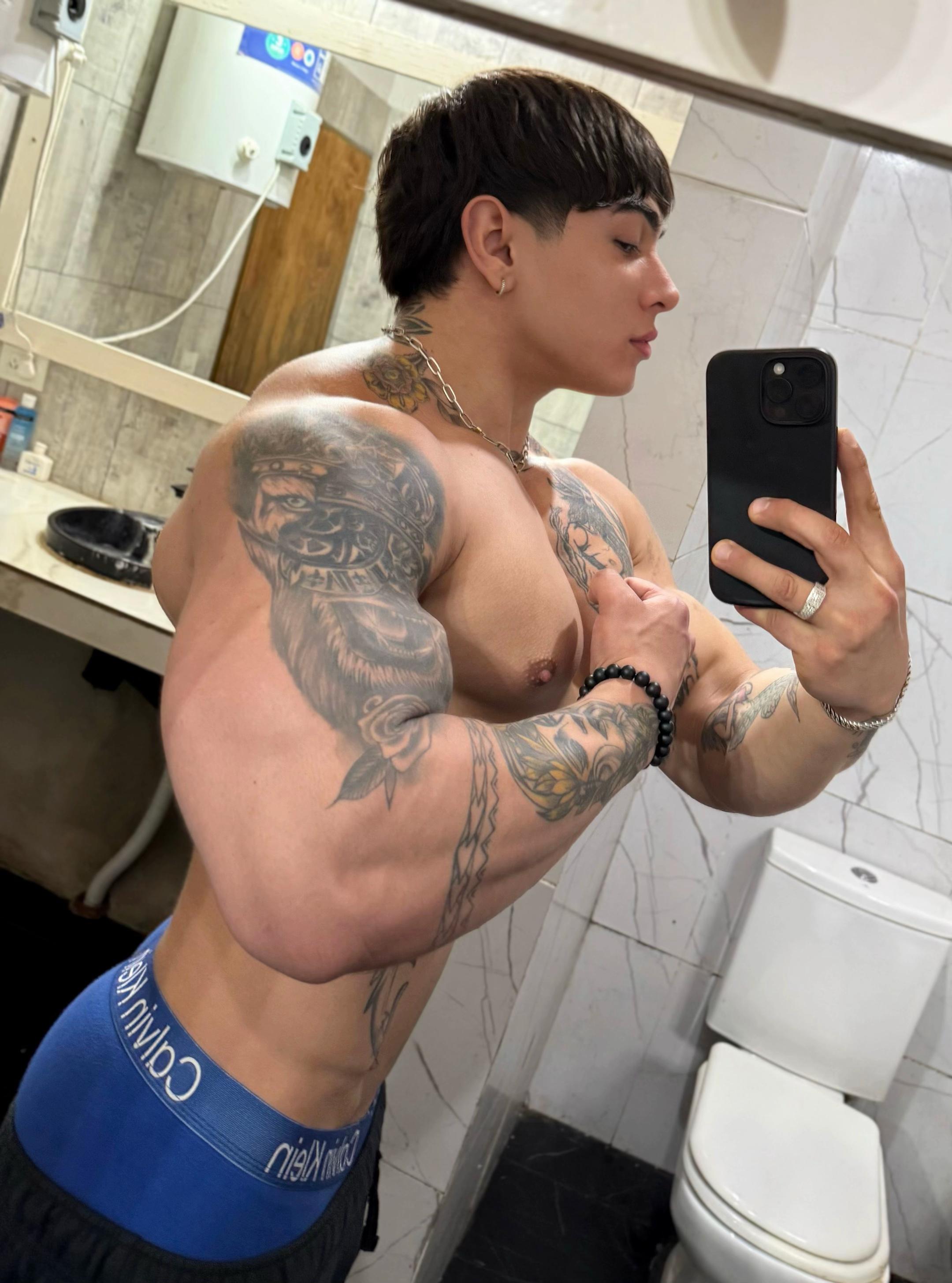@Nicol&aacute;s