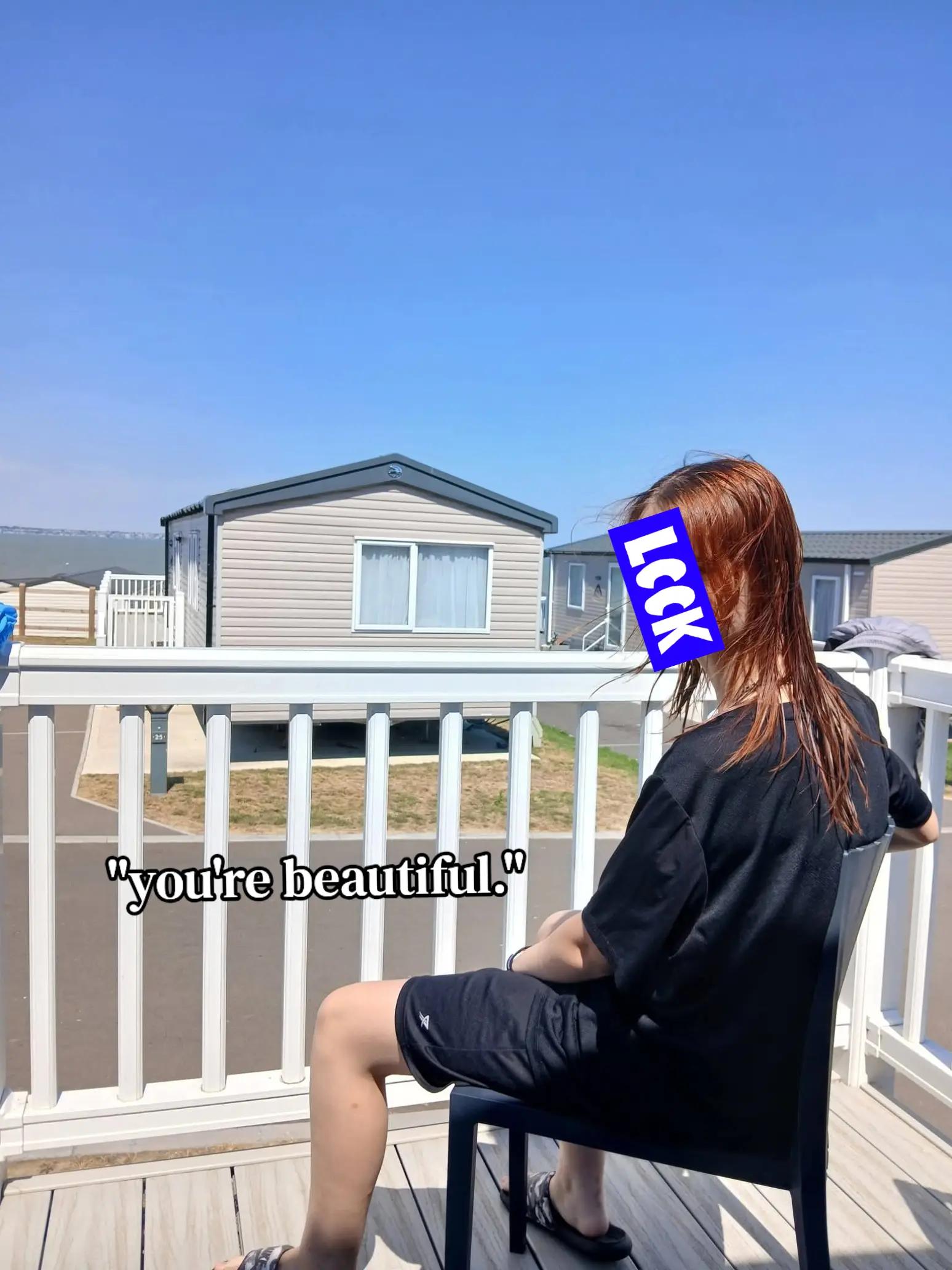 @👩❤️💋👩