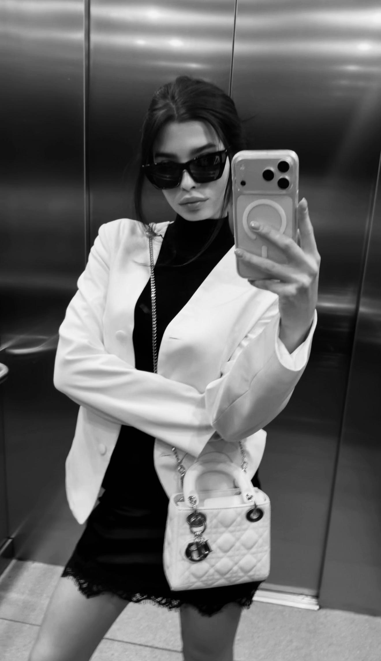 @Eva