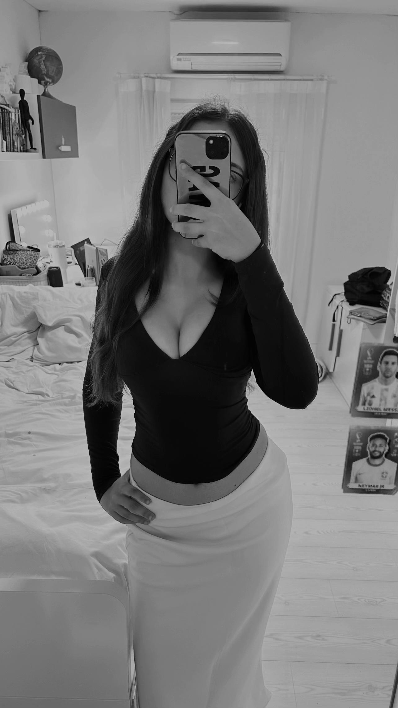 @𝐜𝐥𝐚𝐮𝐝𝐢𝐚 𝐡𝐞𝐫𝐫𝐚𝐧𝐳