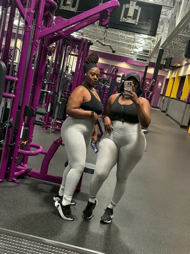 @Hercurvelifestyle + Fitness
