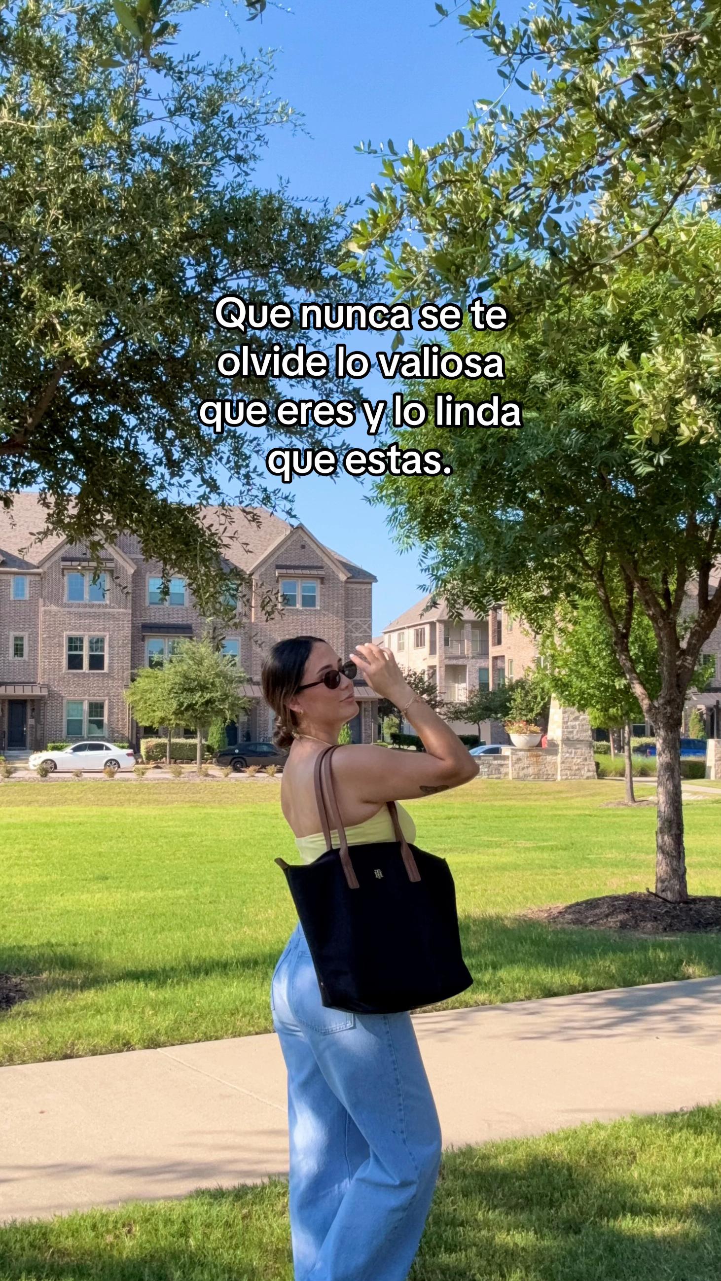 @kellynicoo
