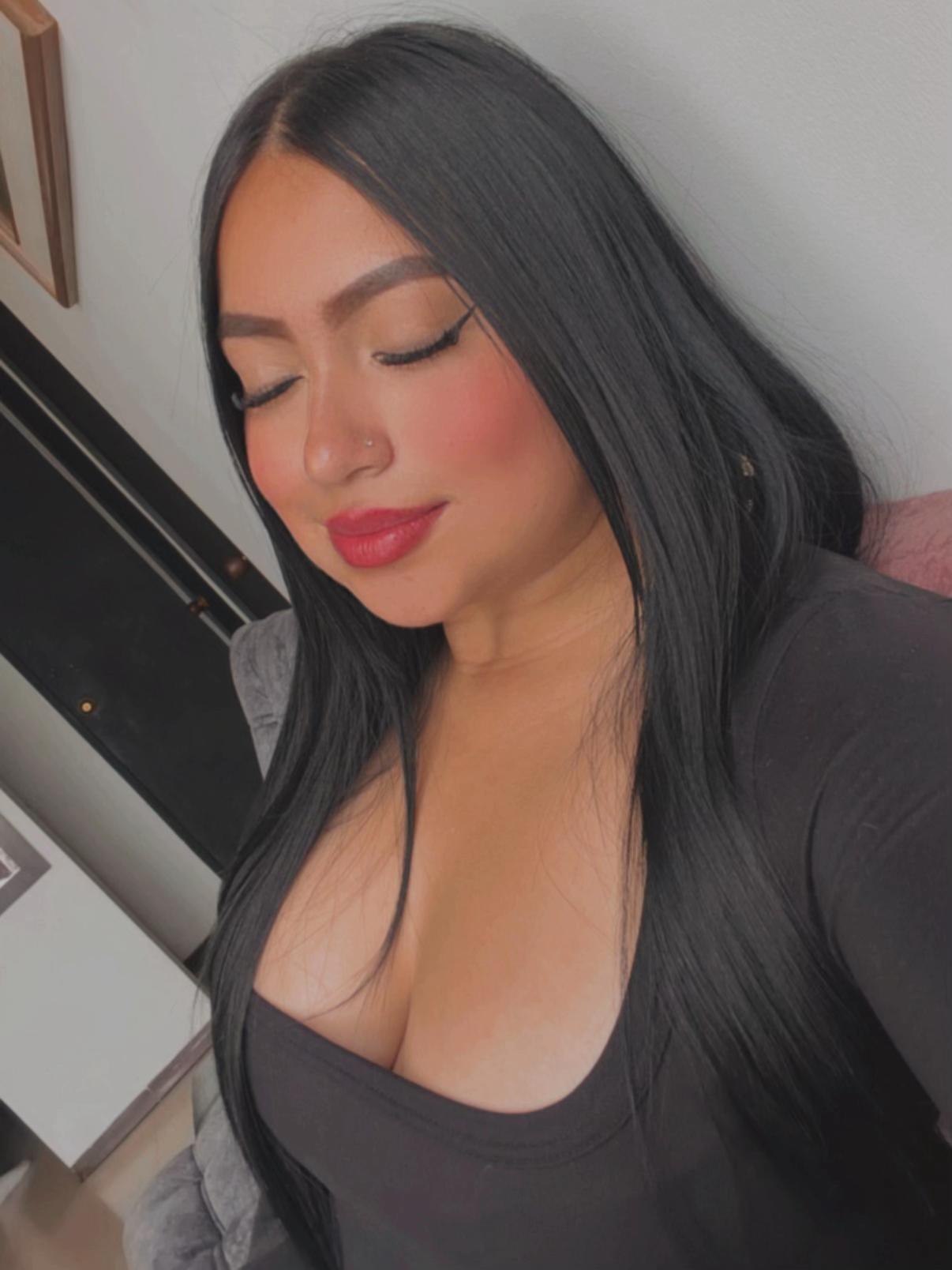 @VALENTINA♡.