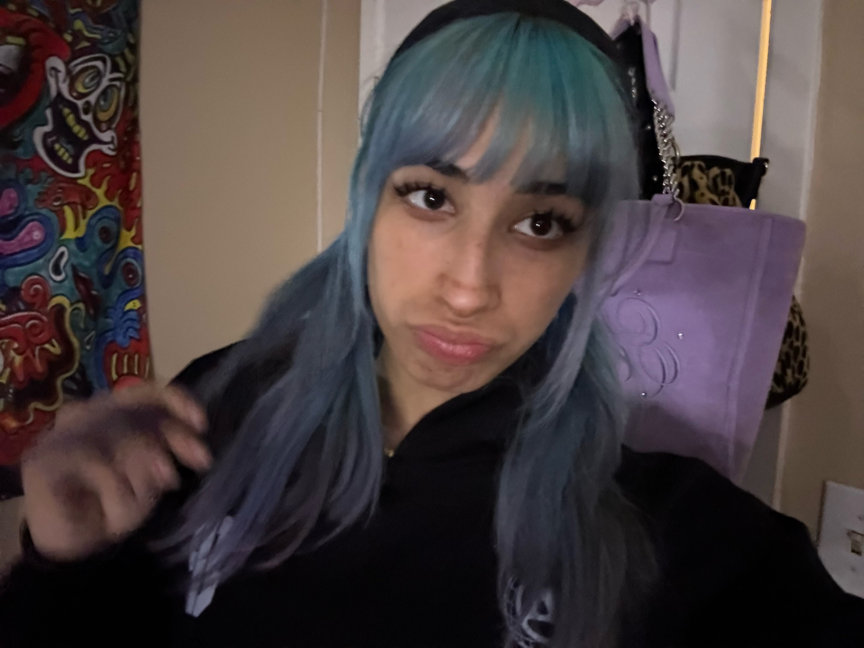 @≽ܫ≼