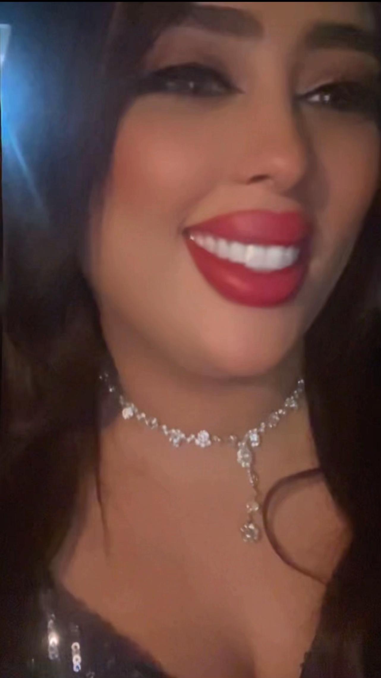 @the queen👑🎤 asmaeobaid💜🧡💛