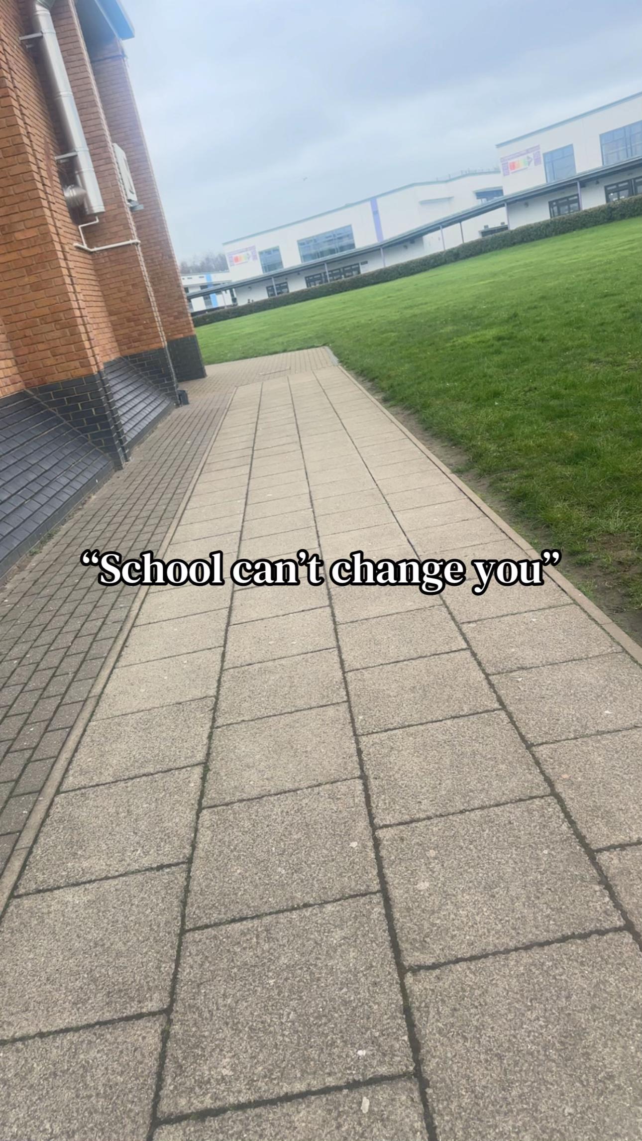 @𝐈𝐥𝐨𝐯𝐞𝐥𝐞𝐧𝐧𝐨𝐱🤍