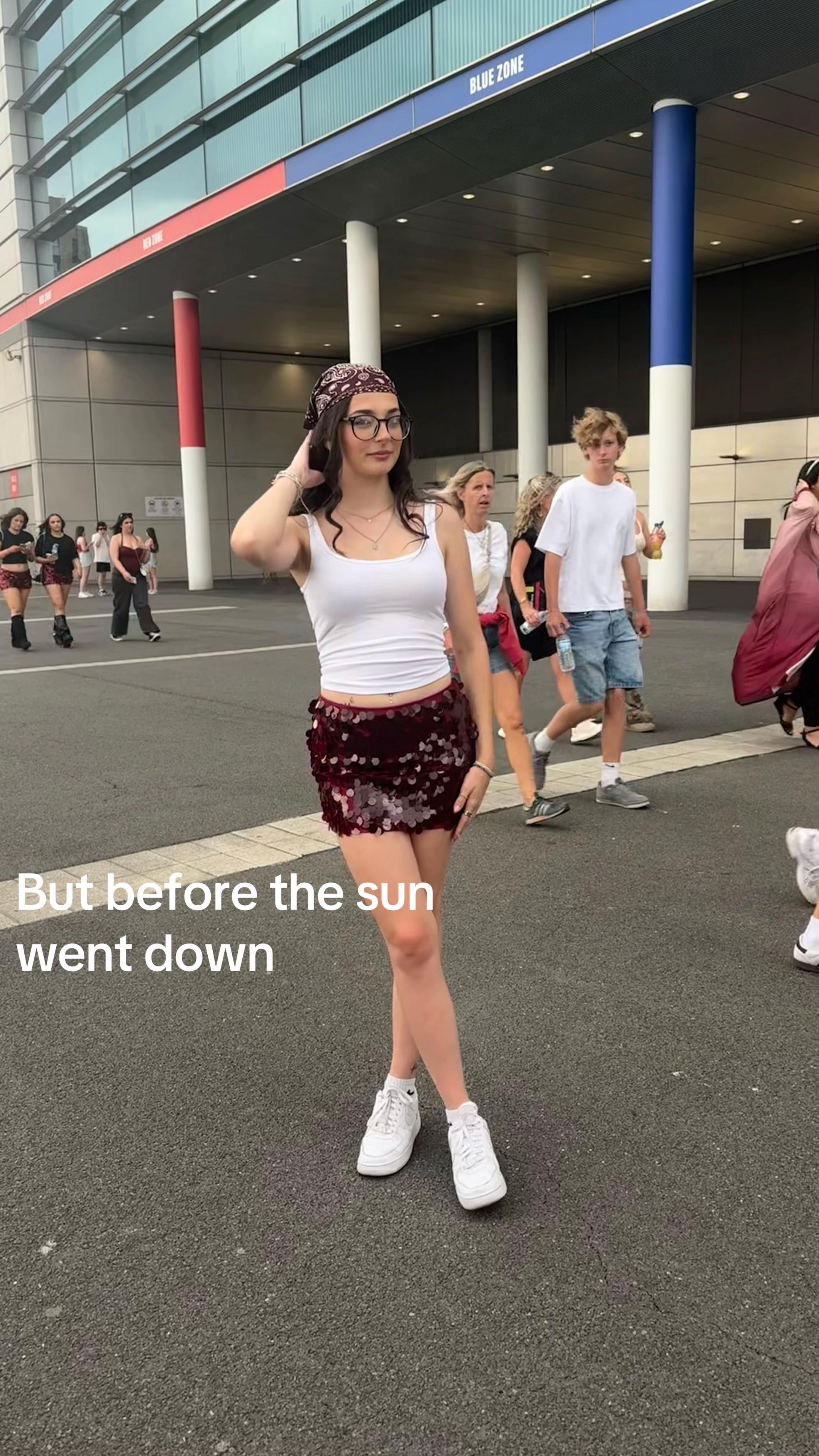 @elise x