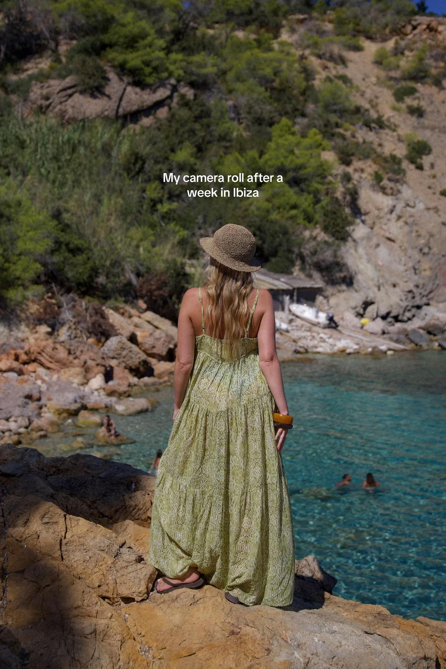 @Aimee Bell - Travel & Life