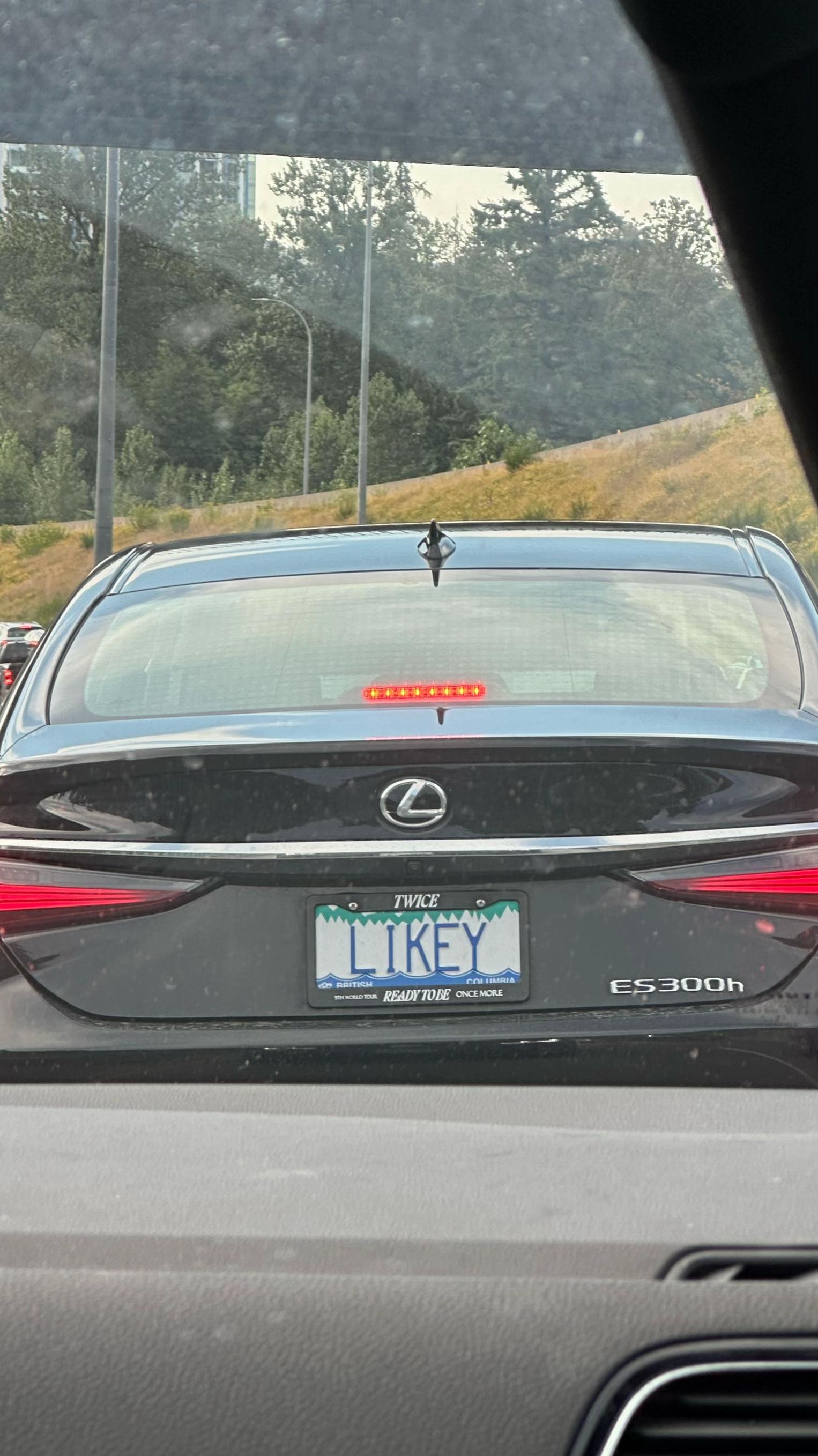 @lyrixz