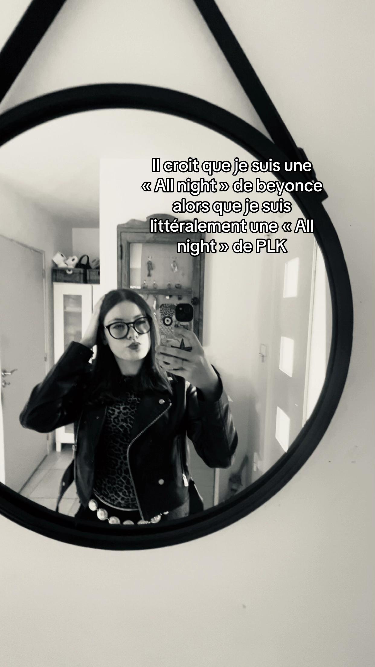 @Adèle_ 💋ᥫ᭡