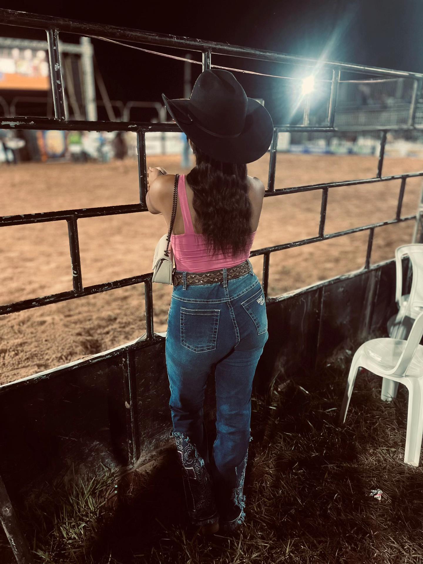 @Gabriely Silva Sabino