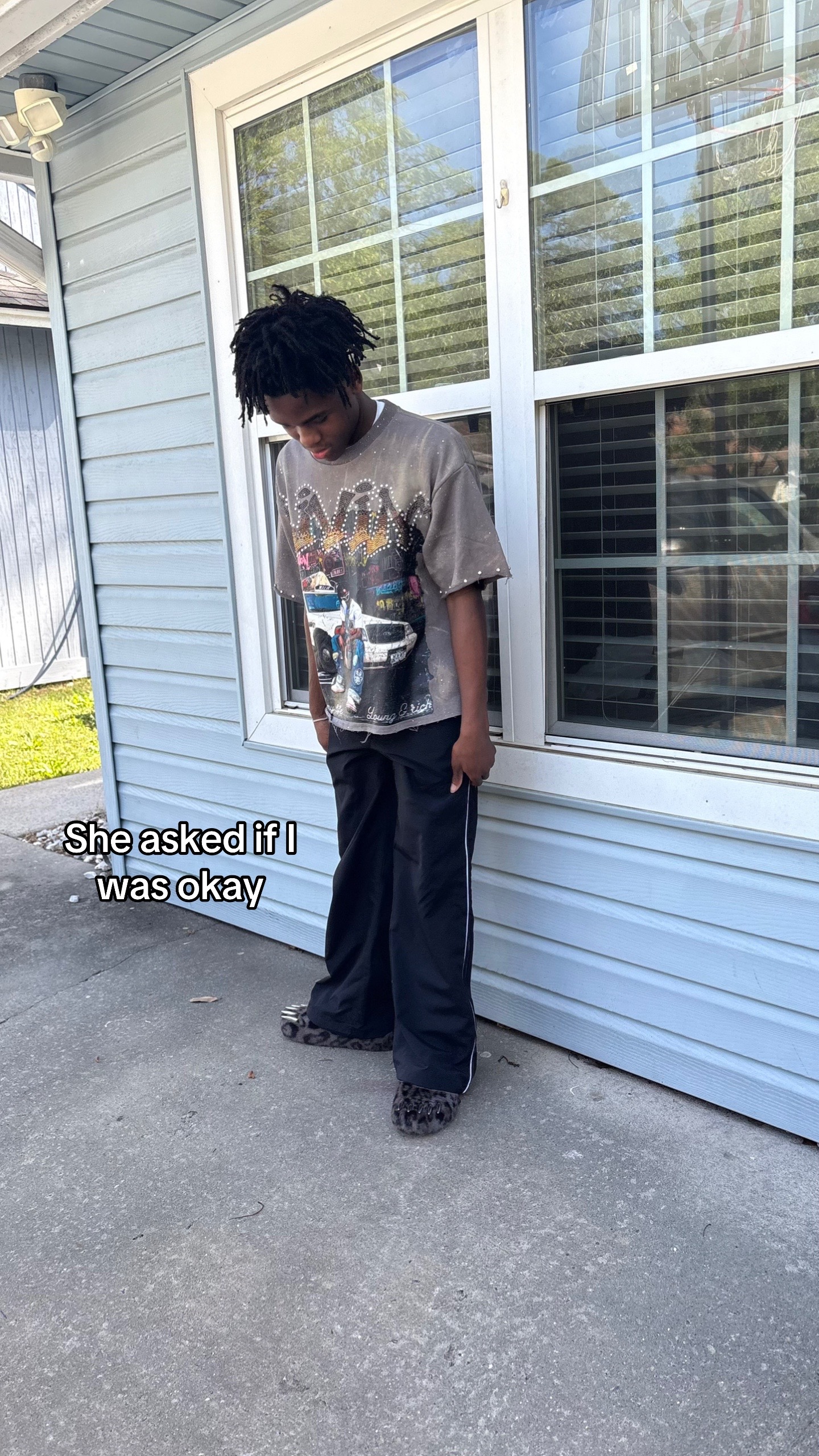 @￶