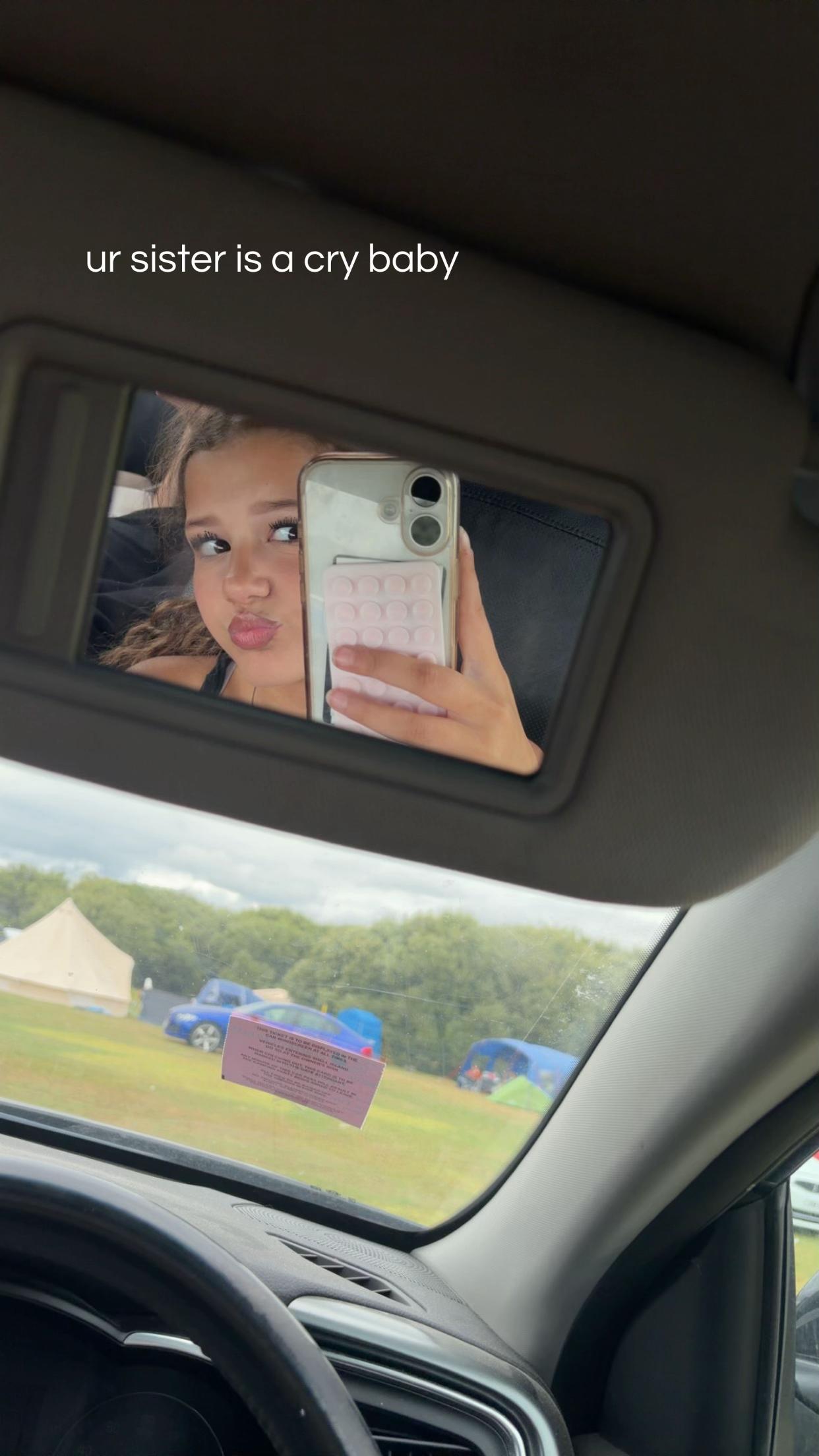 @phoebespam75