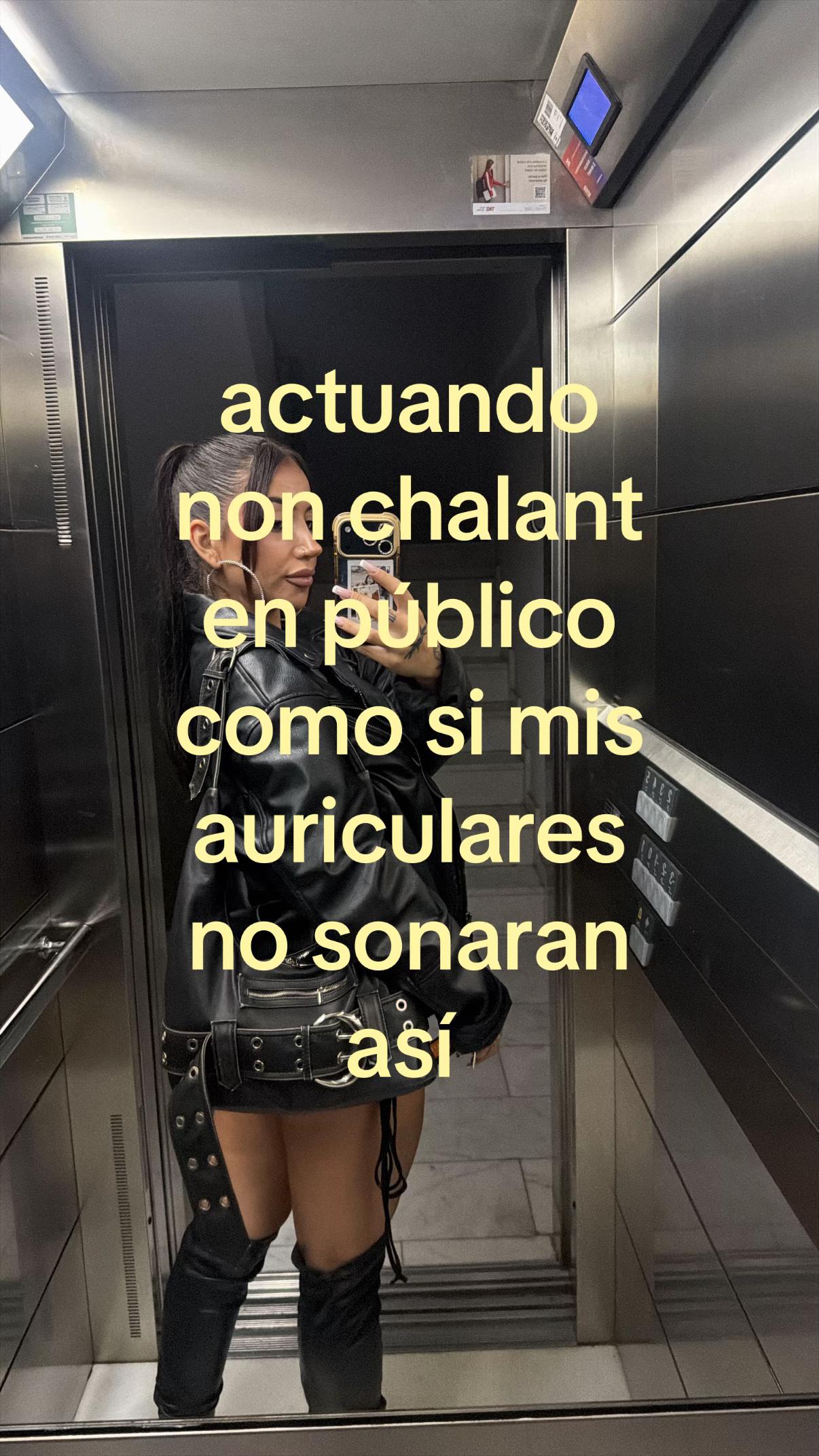 @d3lusi0n4l__