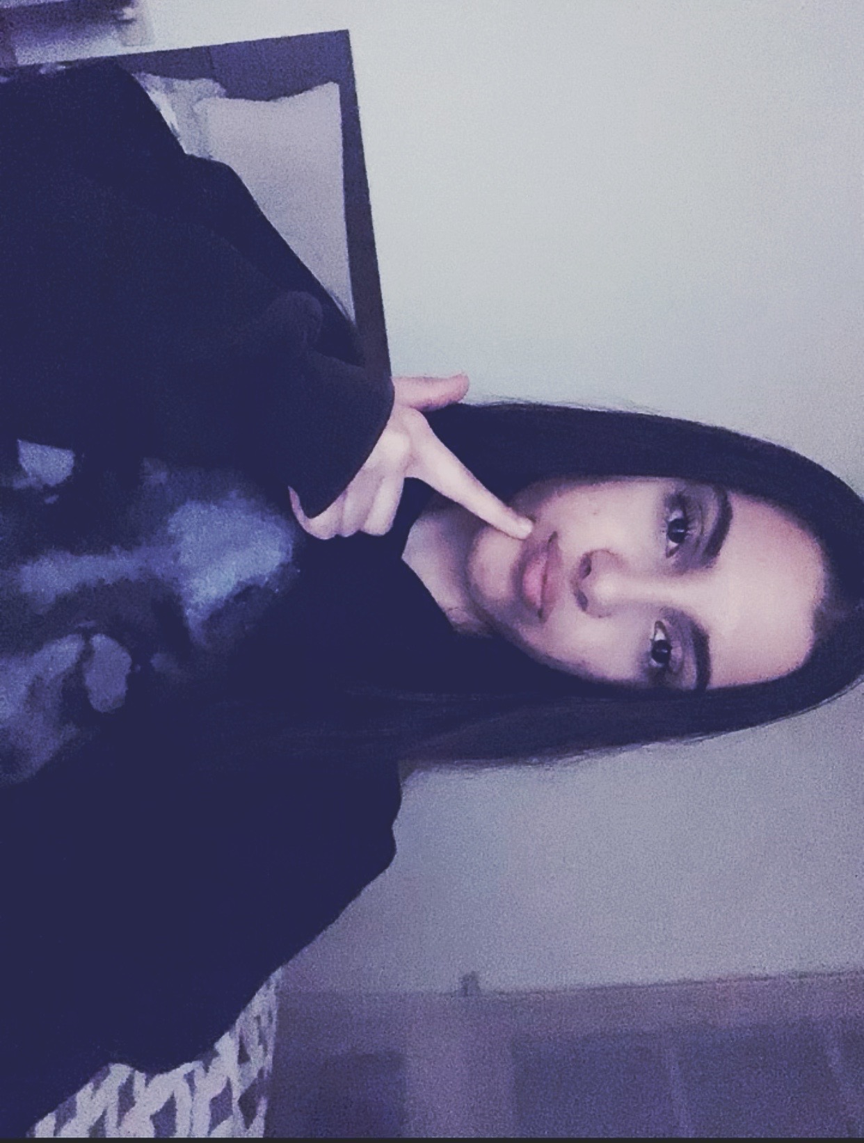 @Thereal𝓵𝓪𝓿𝓲𝓷𝓲𝓪💋
