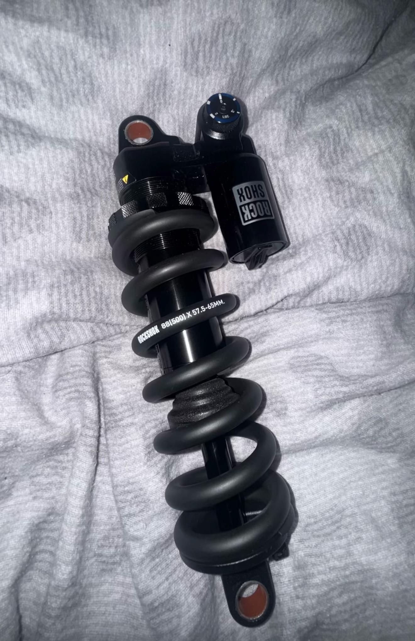 @𝐿𝑢𝑟𝑧𝑧𝑧&trade;