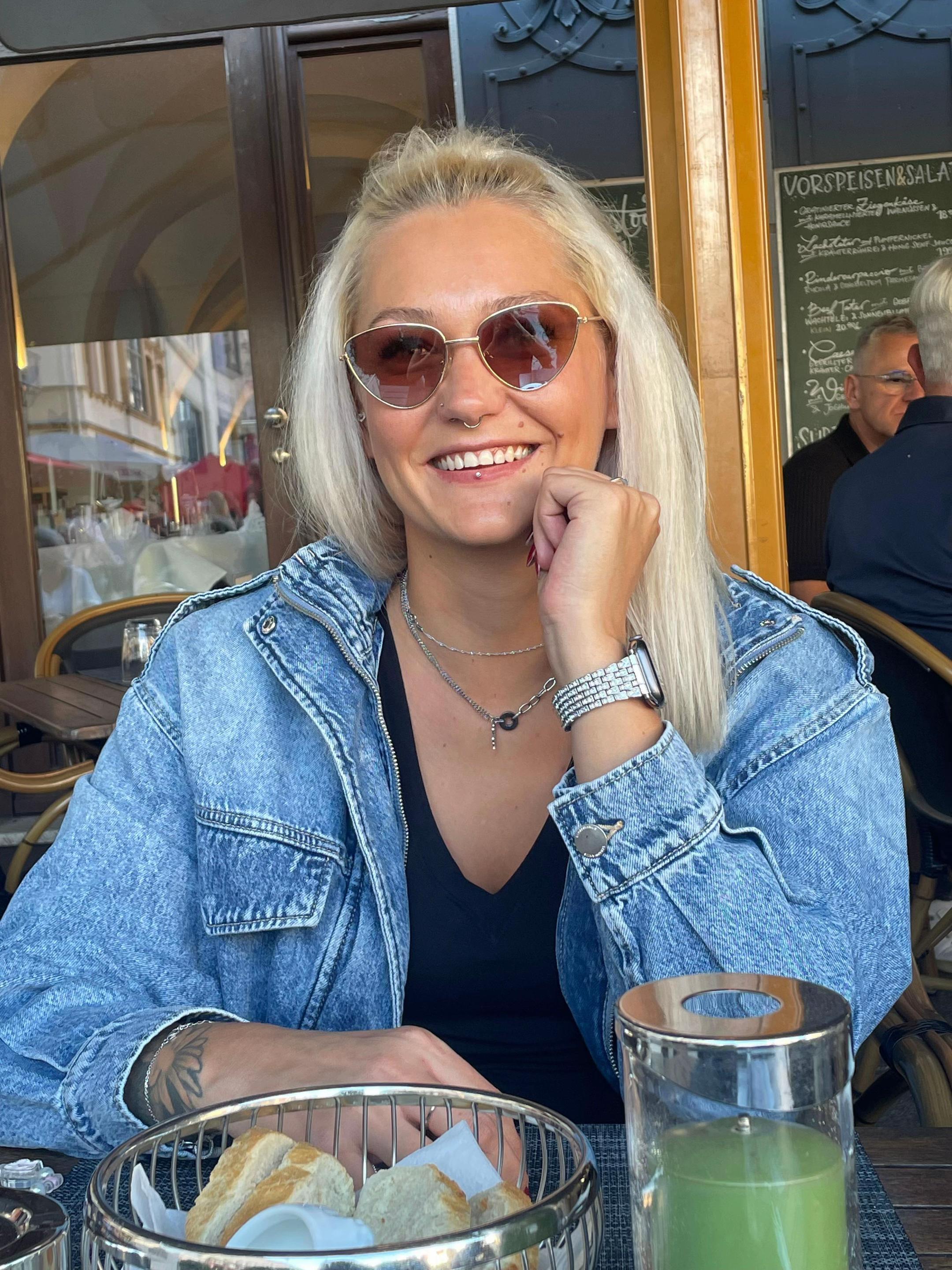 @Vika