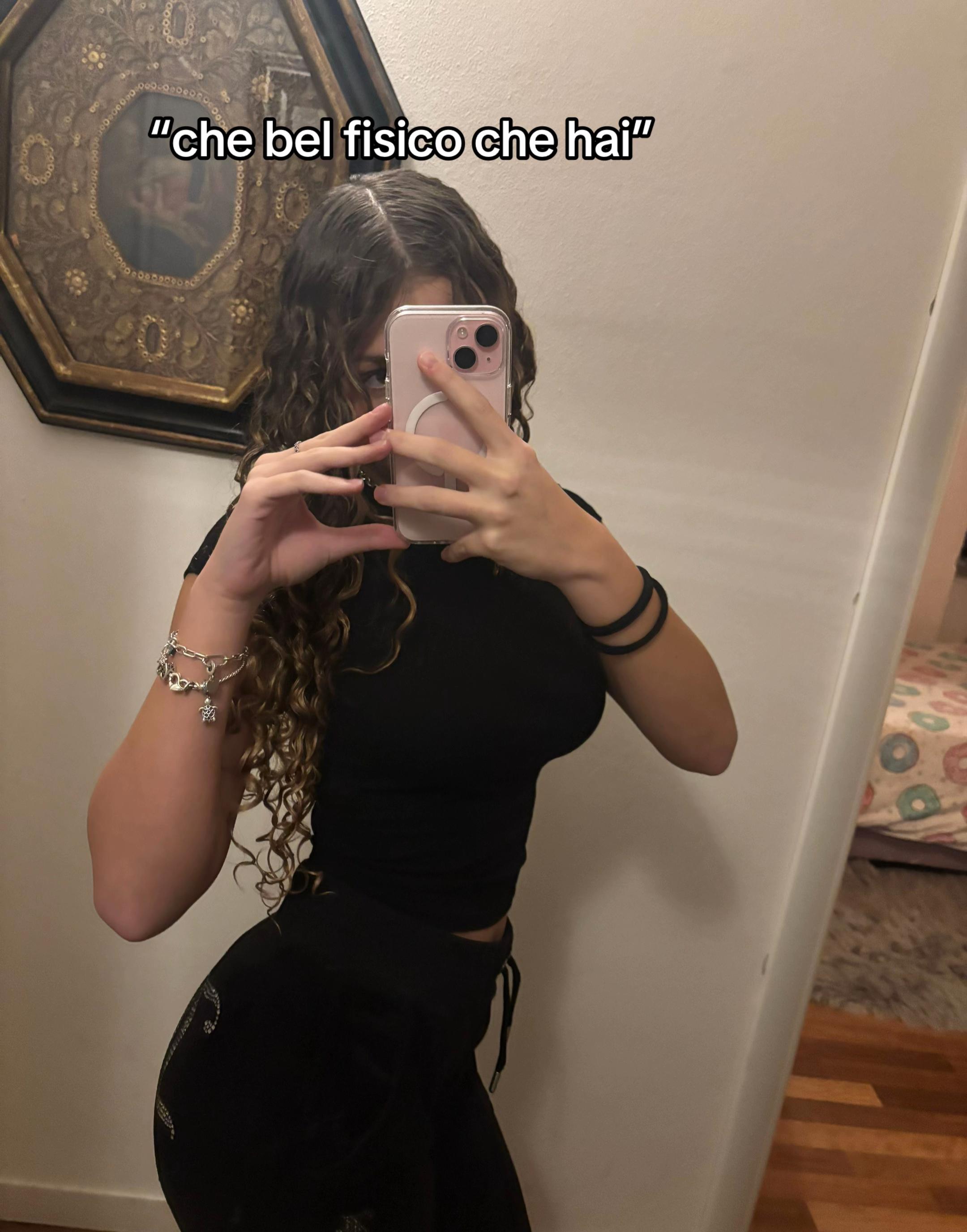 @𝒢