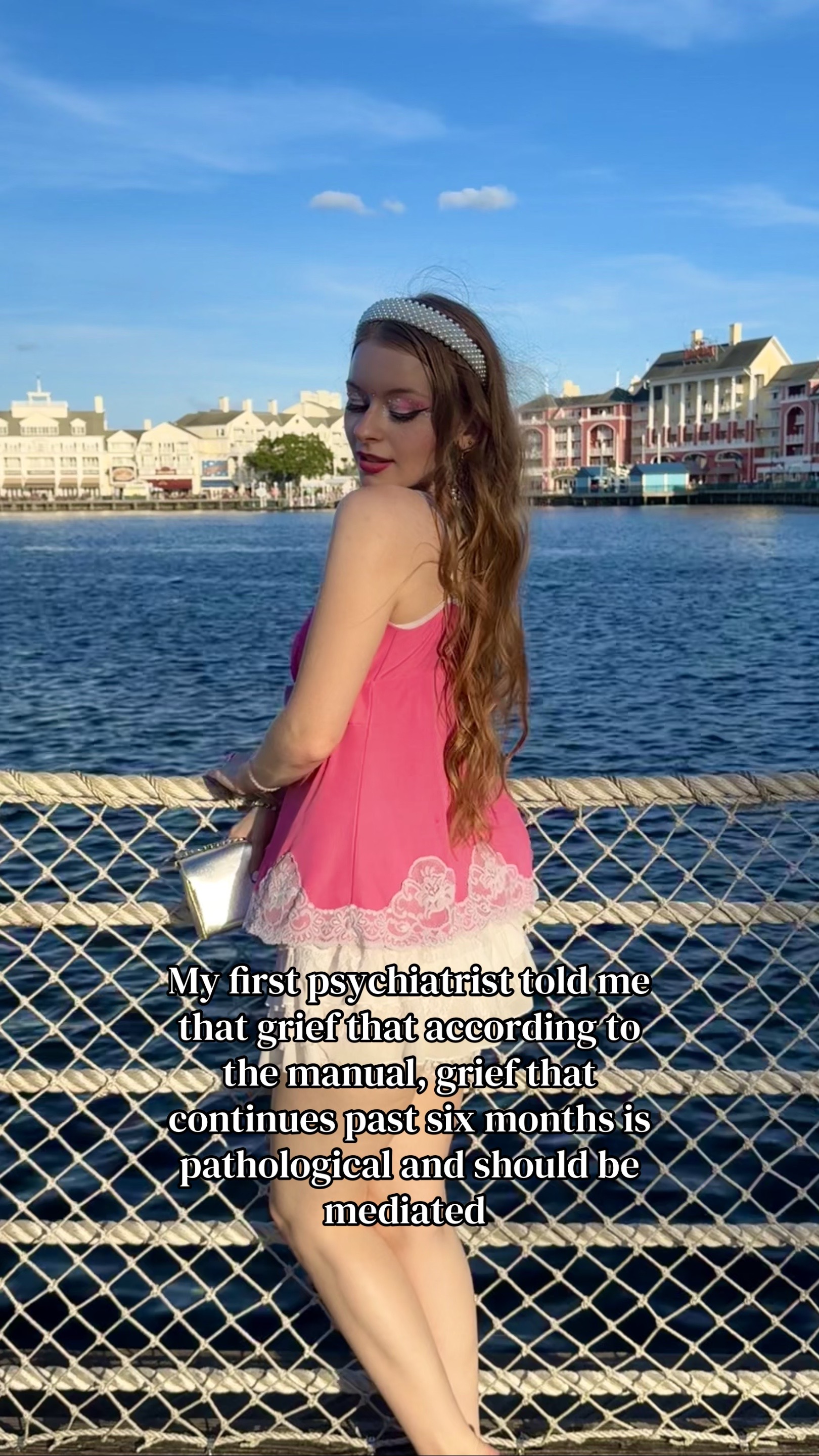 @𝑀𝑜𝑜𝑛 ❀