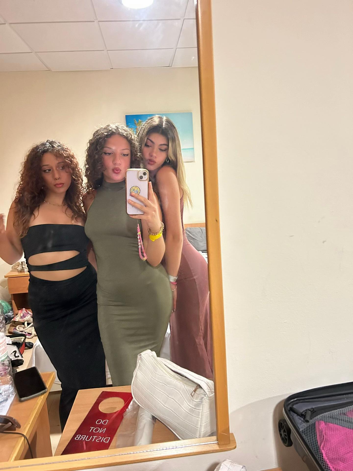 @Red&hearts;️💋🍷👹🍓🍒