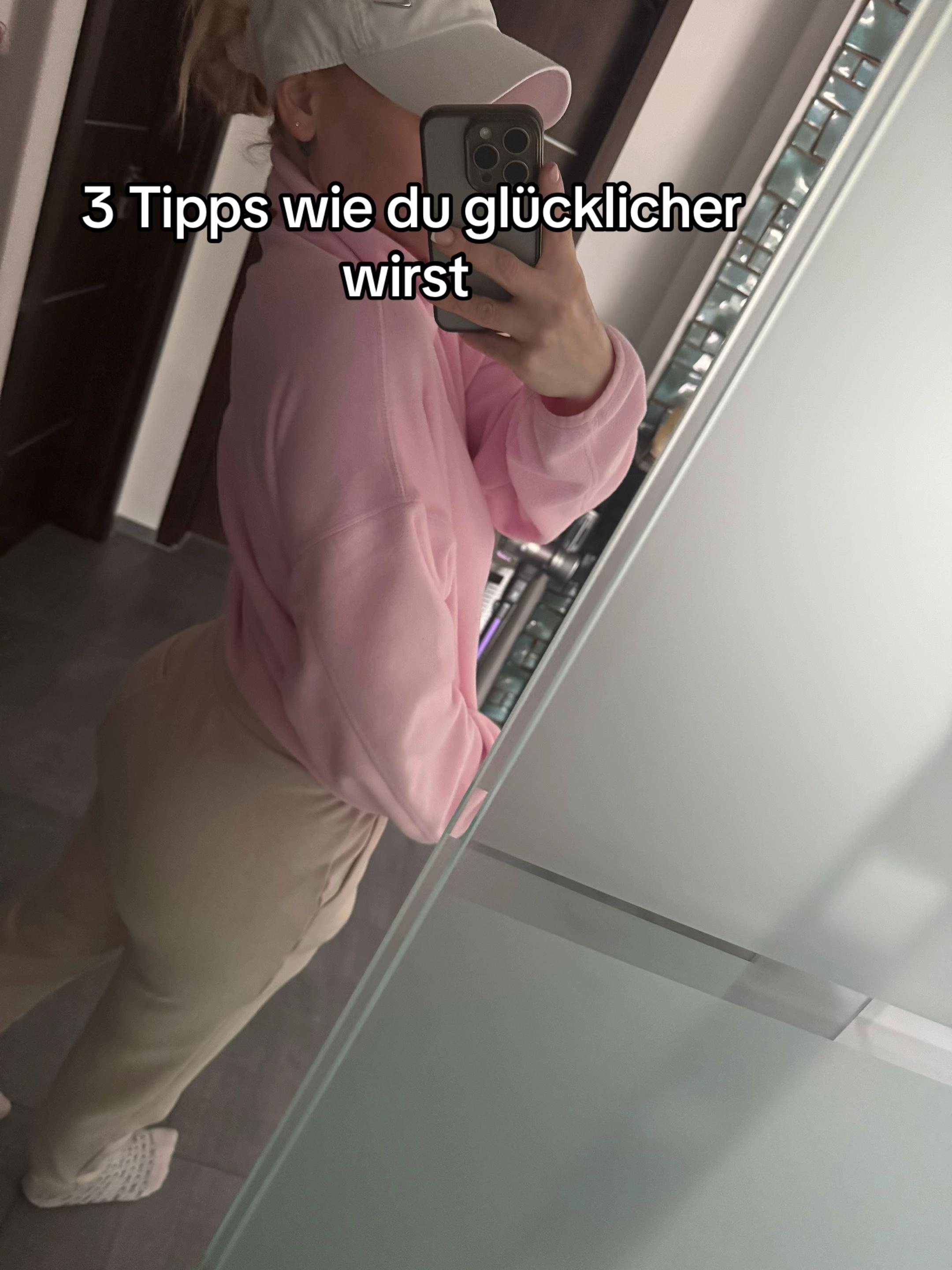 @Geraline_