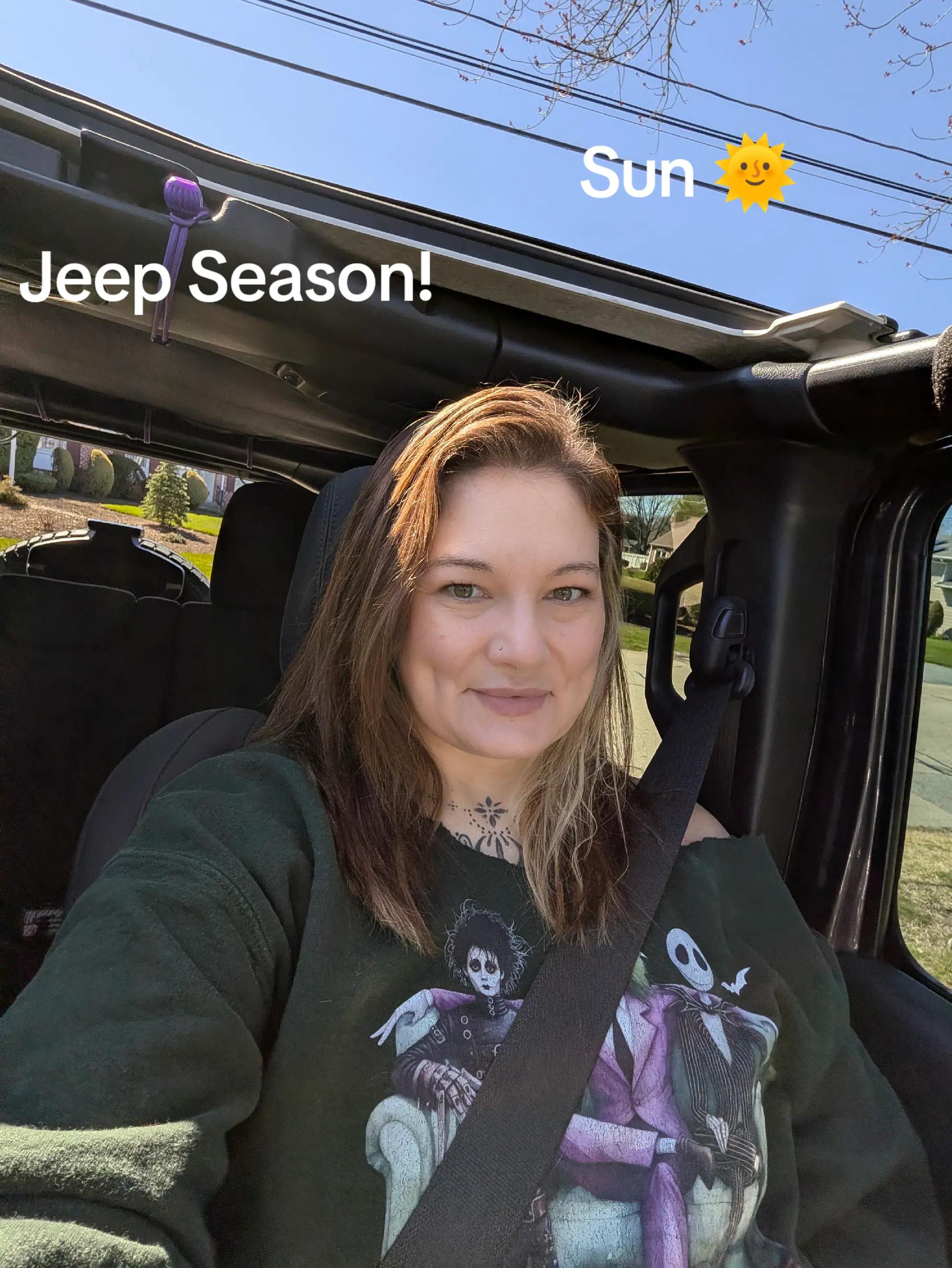 @Nicole 🌻🖤💜