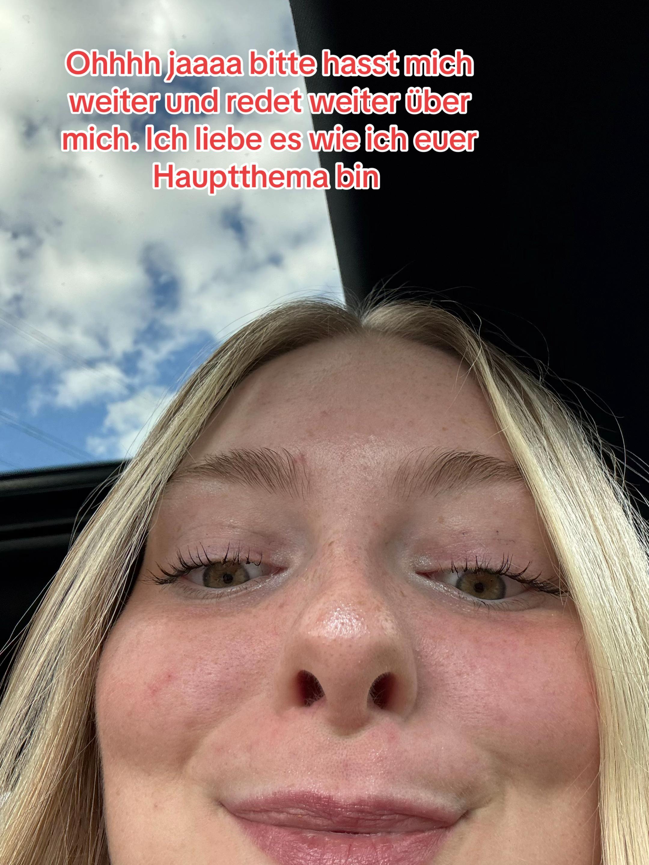 @Lara Marie♡