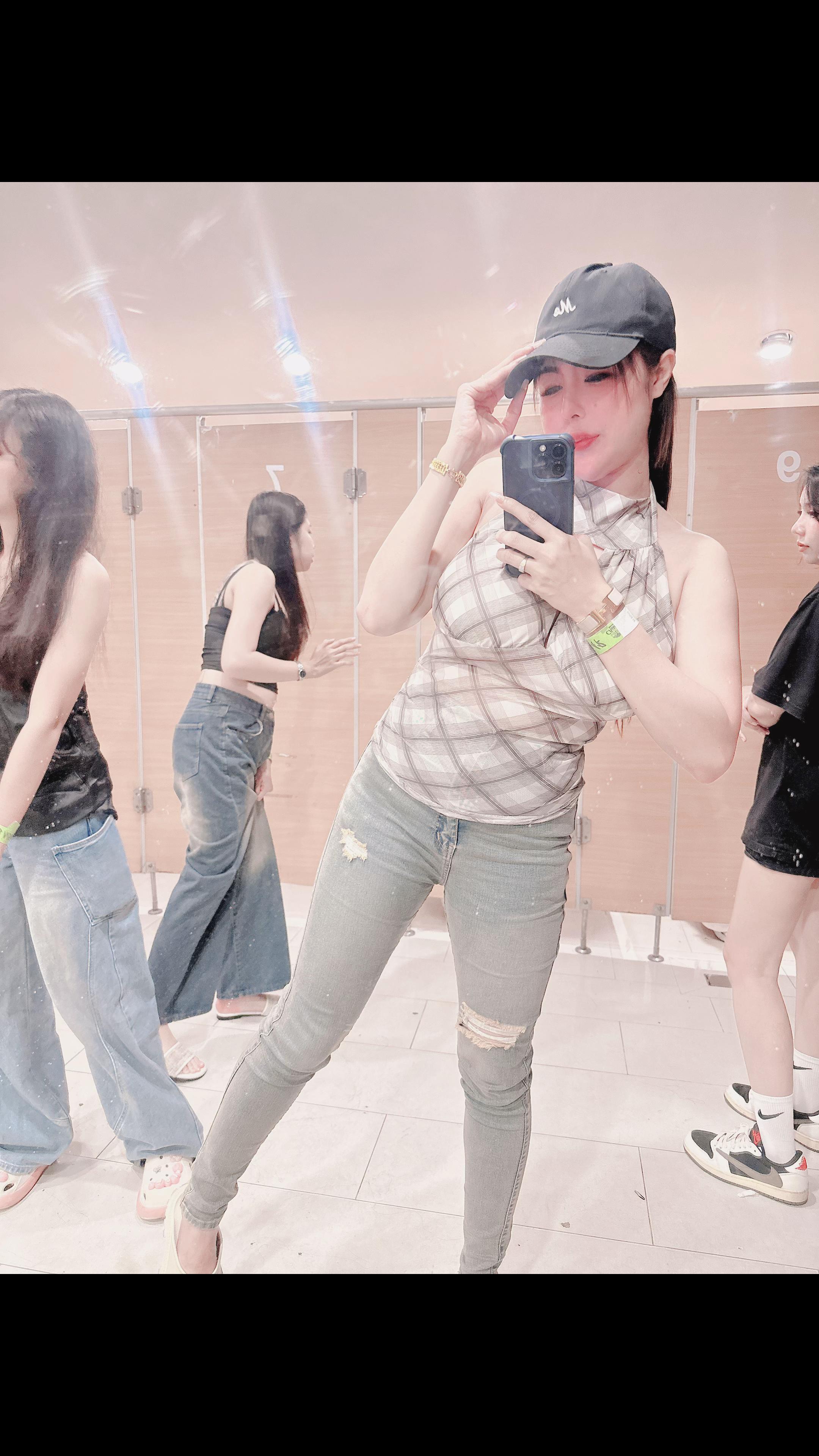 @FB กิ๊ก เลดี้