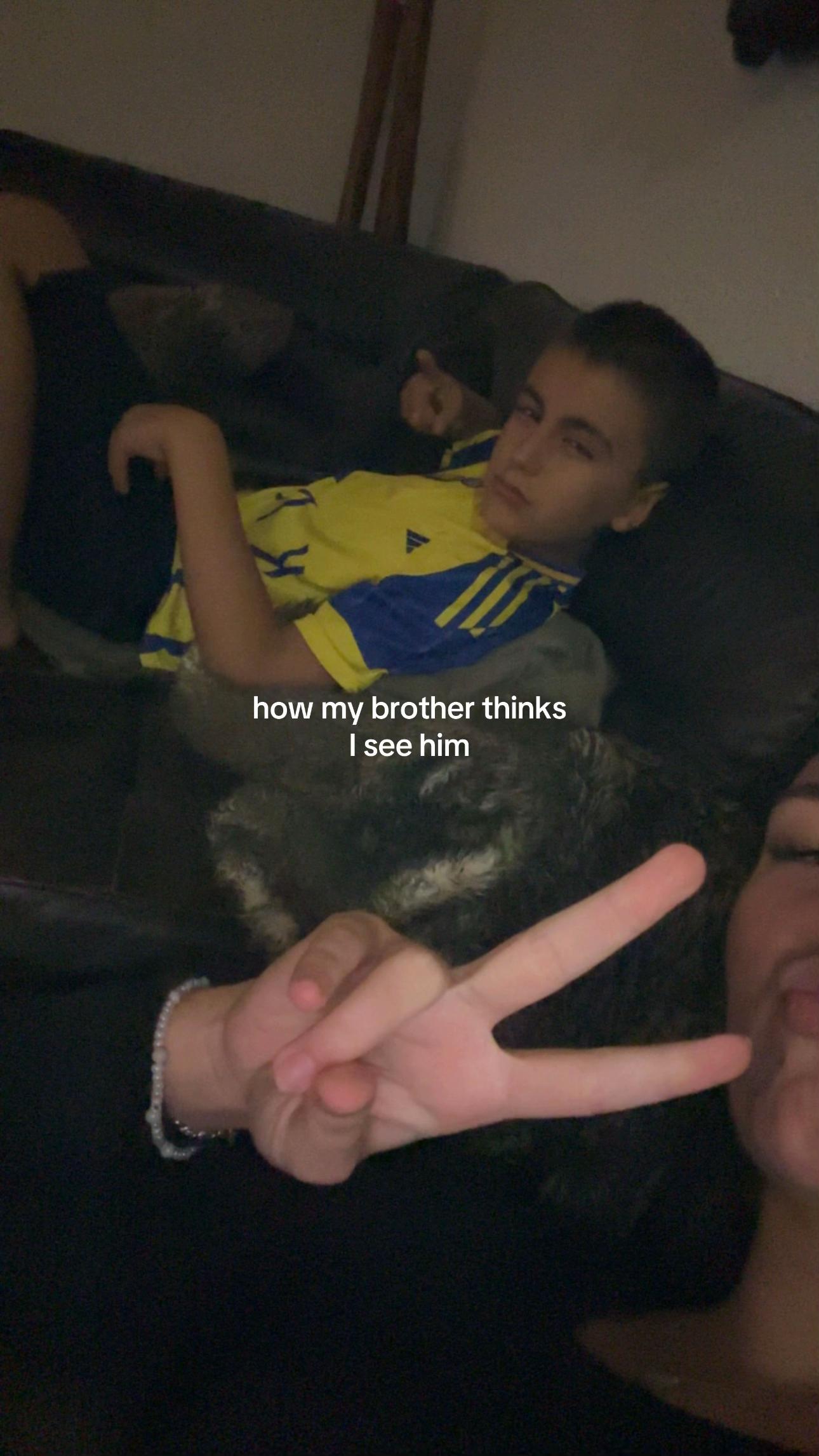 @elis🇦🇱