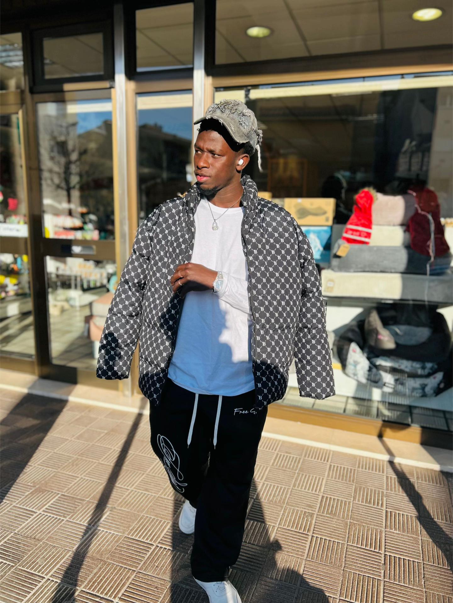 @MANAA 🙈🫣🇬🇲✅