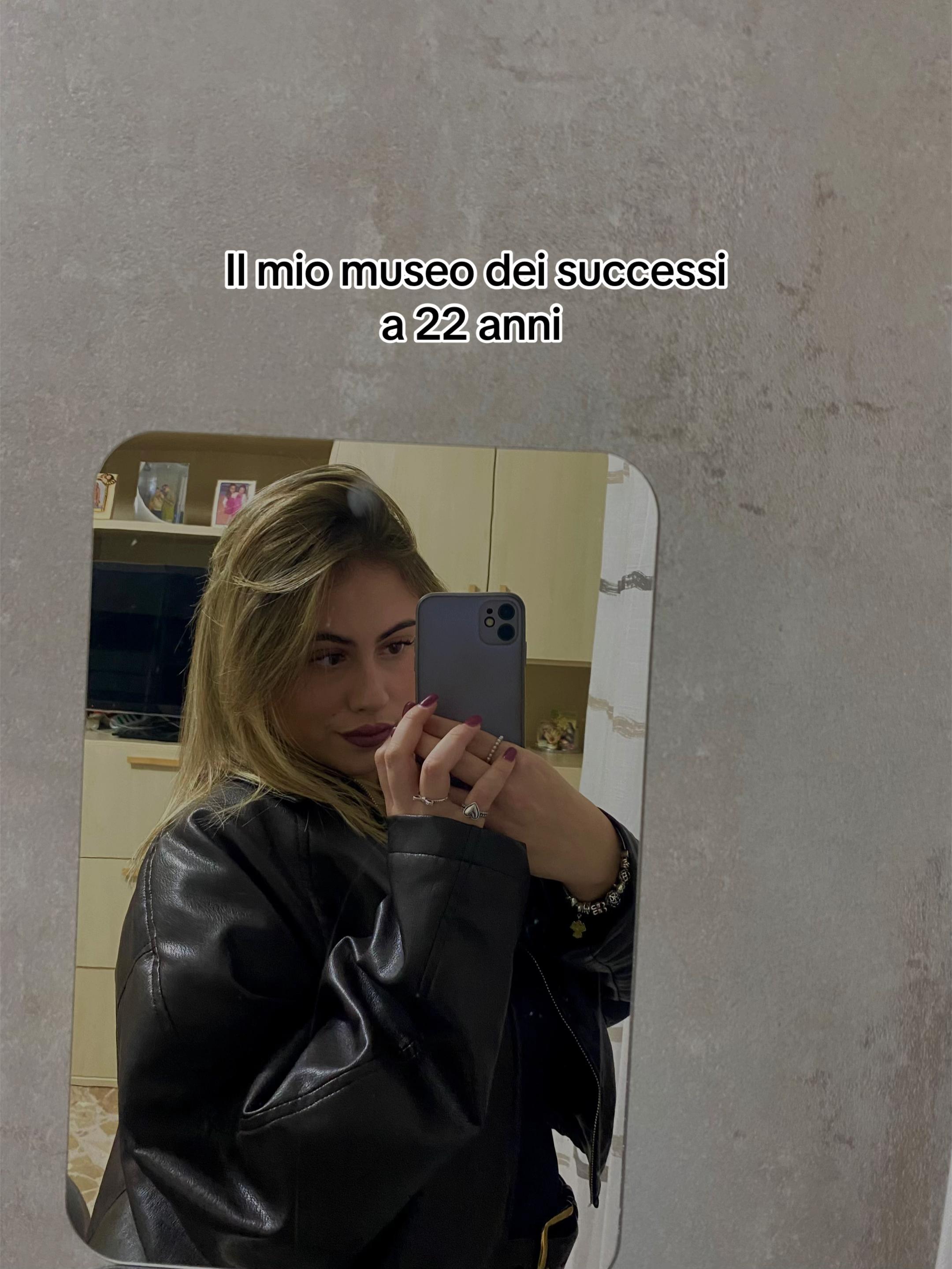 @S I L V I A 🕷️