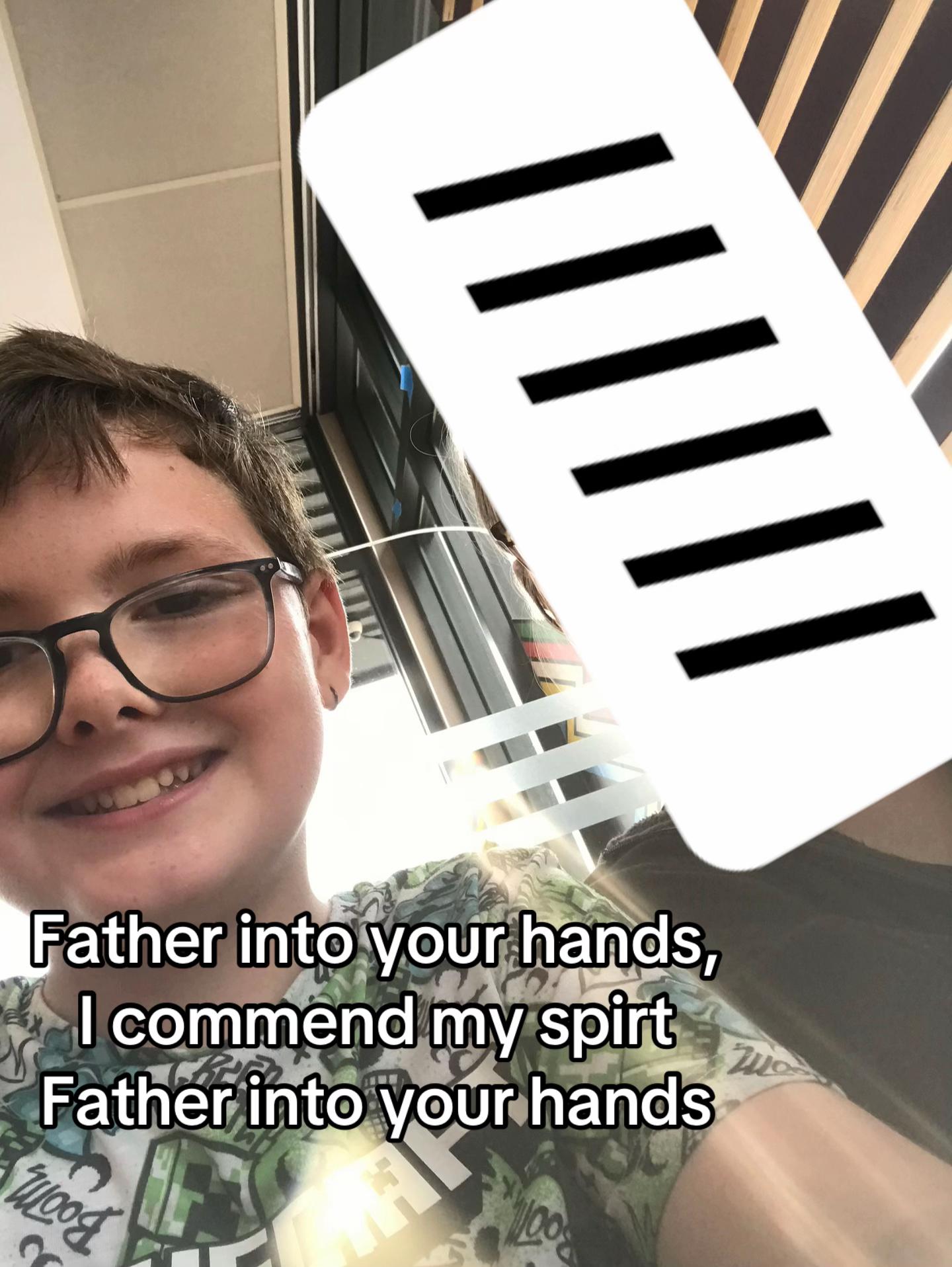@⃟