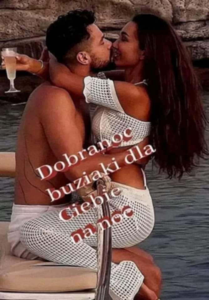 @Czoorna💋😈